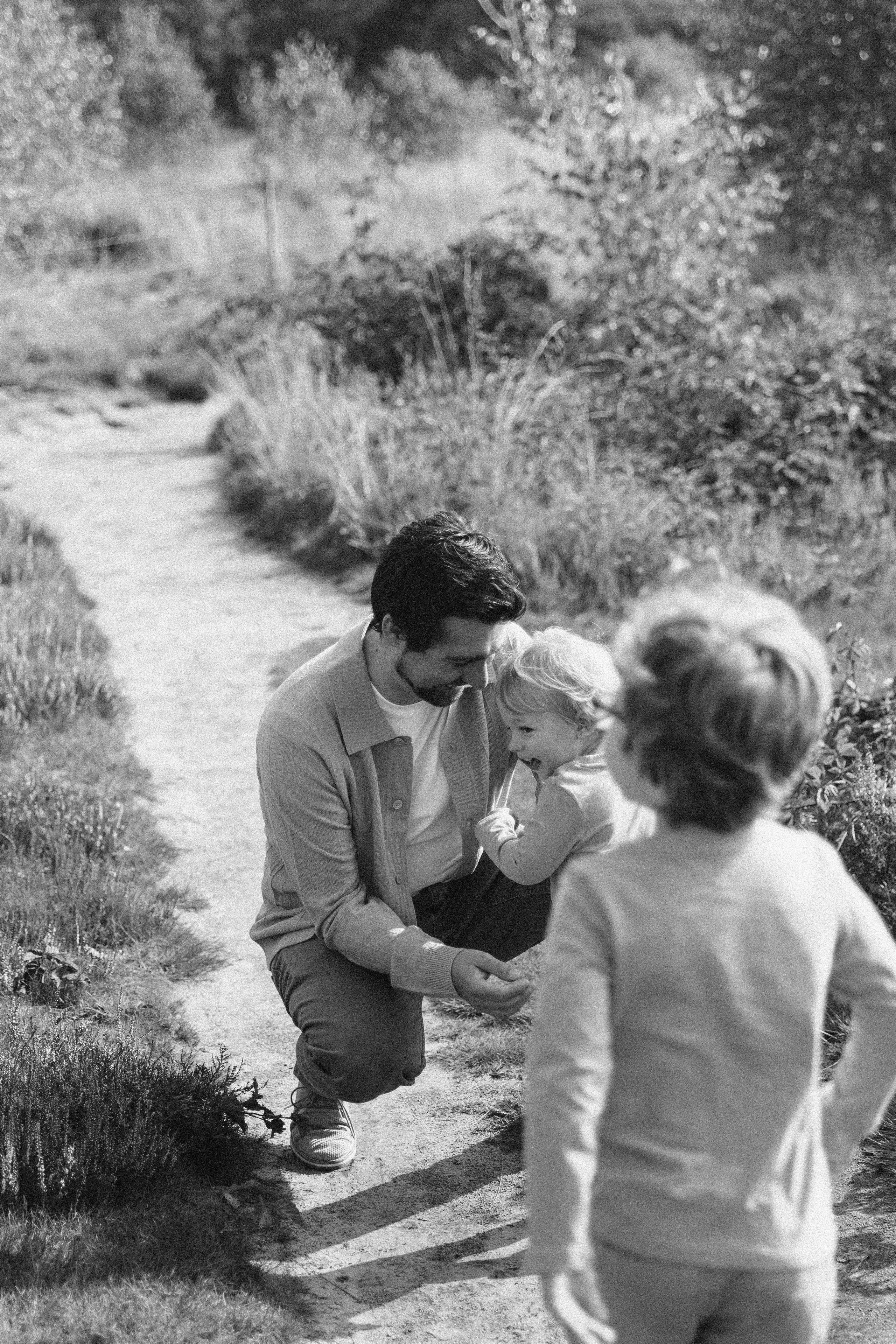 Семья из четырех, фотосессия в лесу. True self