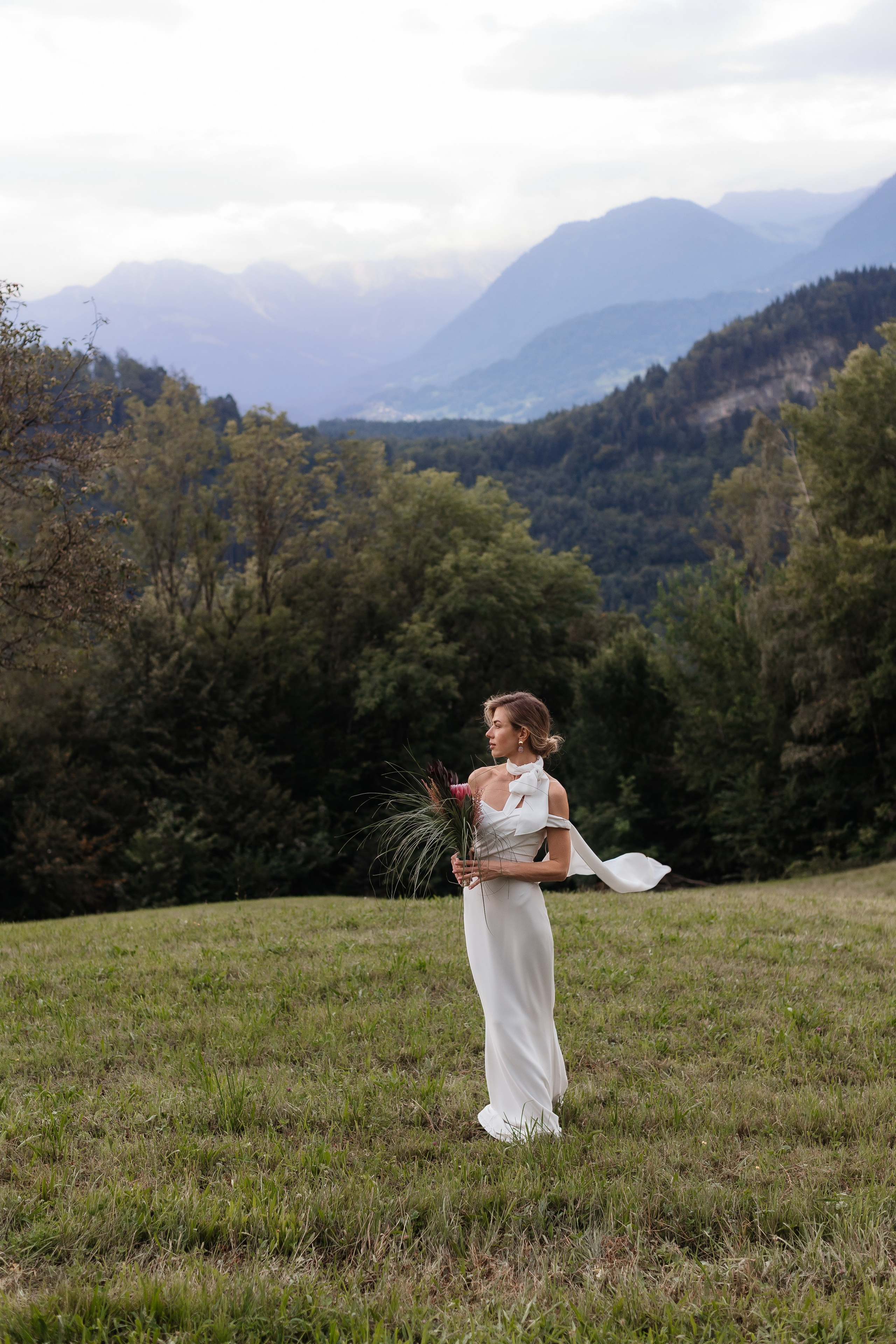 Bride story. Amazing photo session at a time convenient for you. Y