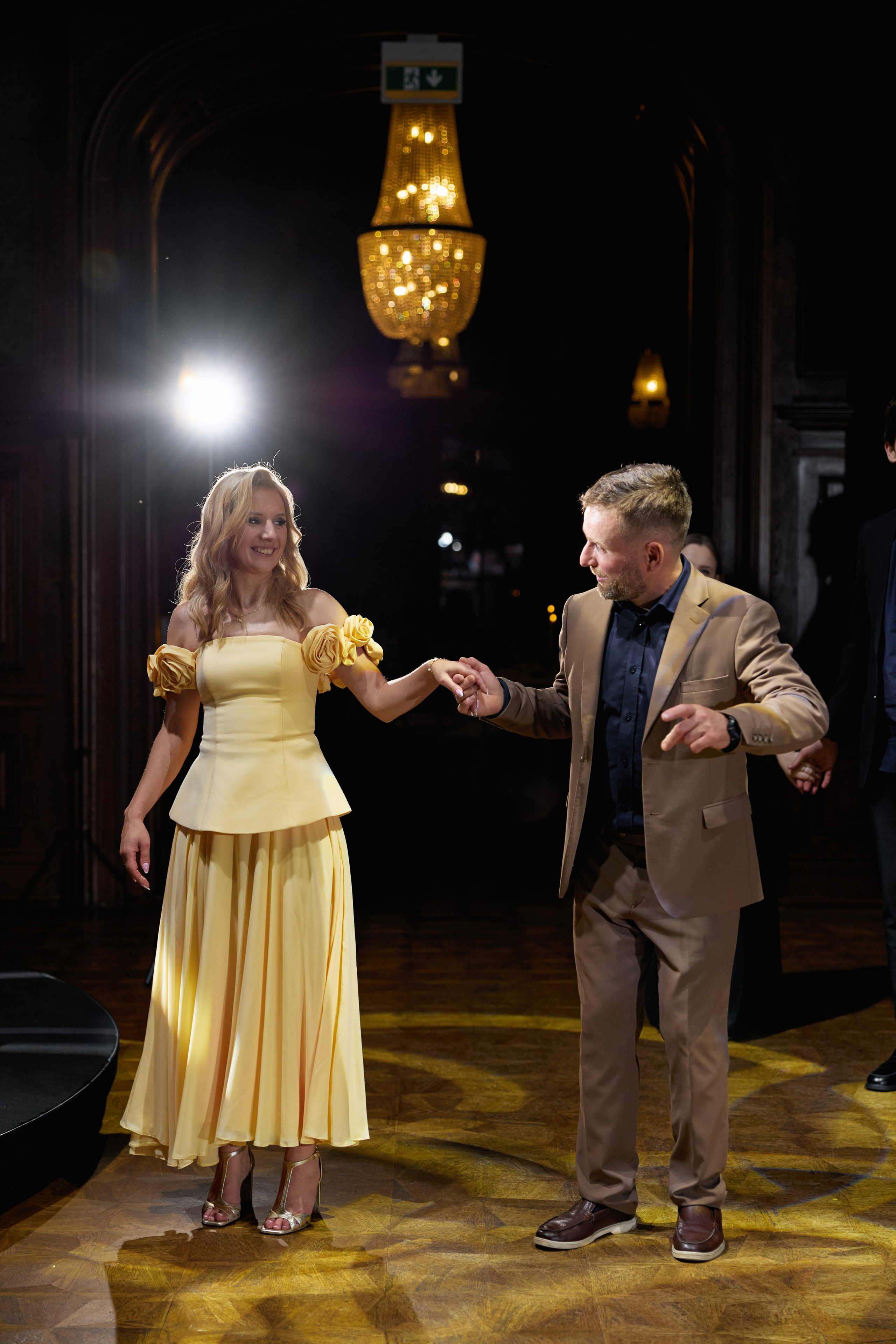 Wiktoria & Kacper. Pałac Goetz. Fotograf ślubny i rodzinny w Krakowie Yana Klymova