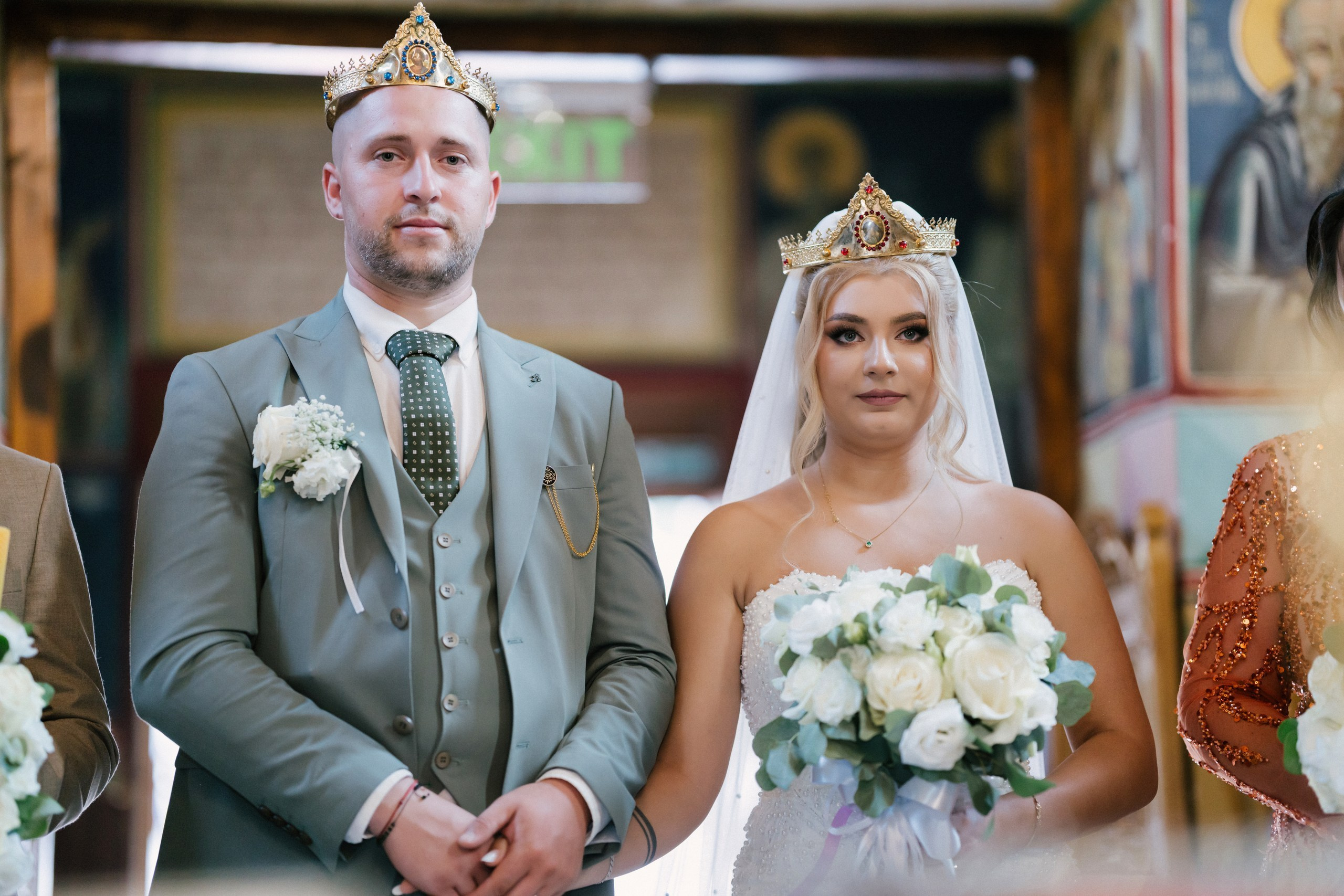 - mireasă Lavinia pregătire casa părintească Hârlău- mire Mihai pregătire Flămânzi cavalerii de onoare- fotograf nuntă Casa Jorovlea- ședință foto miri Mihai și Lavinia- nuntă elegantă Casa Jorovlea- fotografie de nuntă naturală România- domnișoare de onoare pregătire mireasă- emoții nuntă biserică- dansul mirilor Casa Jorovlea* fotograf profesionist nuntă Botoșani Iași* fotografie documentară de nuntă- familie și prieteni la nuntă- nași Mihai și Nicoleta nuntă- portret mireasă în lumină naturală- petrecere nuntă Casa Jorovlea- Nuntă Mihai și Lavinia – momente emoționante din ziua nunții, pregătirile mirilor în Hârlău și Flămânzi, ceremonia religioasă și ședința foto realizată de  AlinoFotoStudio -  Mireasa Lavinia în timpul pregătirilor la Hârlău-  Mihai pregătit de cavalerii de onoare în Flămânzi - Ceremonia religioasă a mirilor Mihai și Lavinia-Ședință foto romantică de nuntă Mihai și Lavinia - Dansul mirilor la petrecerea de nuntă -  fotograf nuntă Iași-  fotograf nuntă Botoșani- wedding photography Romania- AlinoFotoStudio - AlinoFotoStudio - Alin Chirilă fotograf - fotograf Botoșani - fotograf Iași - fotograf Hârlău - fotograf Bacău - fotograf Suceava - fotograf București - fotograf Neamț - servicii foto video - fotograf evenimente - fotograf nuntă - fotograf botez - wedding photographer Romania - ședință foto nuntă - fotografie de eveniment - wedding photography - fotografie profesională - fotograf profesionist România- povestitor prin fotografie, servicii foto - video -profesionale