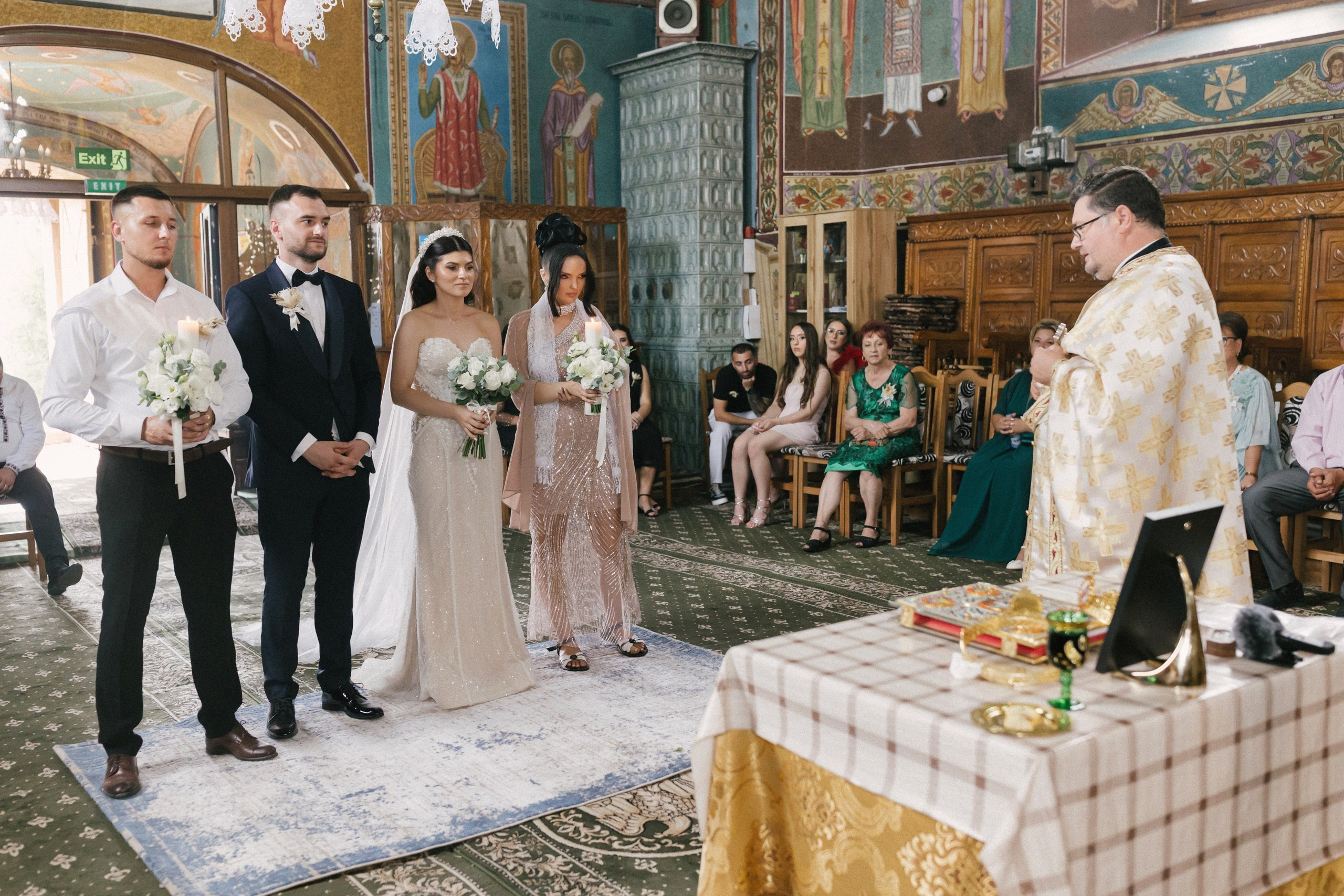 1. Mireasa Adriana în timpul pregătirilor de nuntă în Tudora Botoșani2. Costumul mirelui Ionuț fotografiat artistic în ziua nunții3. Prietenii mirelui la tradițiile de nuntă în Tudora4. Bărbieritul mirelui în cadrul obiceiurilor tradiționale de nuntă5. Fotografii de familie la biserică în ziua nunții6. Portret de familie cu mirii și copilul lor la nunta din Botoșani7. Primul dans al mirilor la Mariage Dor Baisa Botoșani8. Decor elegant de nuntă la Mariage Dor Baisa9. Emoții și tradiții la nunta din Tudora județul Botoșani10. Fotograf profesionist de nuntă în Botoșani surprinzând momente autentice - otograf-nunta-botosanifotograf-evenimente-botosanifotograf-profesionist-botosanifotograf-nunta-tudoranunta-tudora-botosanisedinta-foto-nunta-botosanipoze-nunta-botosanifotografii-nunta-tudorafotograf-cununie-religioasa-botosanibiserica-sfintii-imparati-constantin-si-elena-tudoramariage-dor-baisa-botosanirestaurant-nunta-botosanidansul-mirilor-mariage-dorpregatiri-mire-botosanipregatiri-mireasa-botosanitraditii-nunta-moldovaobiceiuri-nunta-tudorafotograf-familie-nunta-botosaniportret-miri-botosanigalerie-foto-nunta-botosanialbum-foto-nunta-botosaninunta-eleganta-botosaninunta-cu-traditii-botosanifotograf-premium-nunta-botosaniservicii-foto-video-botosanipoveste-de-nunta-botosanifotograf-documentar-nuntafotograf-natural-emotionalmiri-ionut-si-adriananunta-autentica-tudora -otograf-nunta-botosanifotograf-nunta-tudoranunta-tudora-botosanifotograf-evenimente-botosanifotograf-profesionist-botosaniservicii-foto-video-botosanigalerie-foto-nunta-botosanialbum-foto-nunta-botosani - nunta-autentica-botosaninunta-cu-traditii-botosanipoveste-de-nunta-botosanifotografii-emotionante-nuntamomente-autentice-nuntafotografie-documentara-nuntafotograf-natural-nunta- pregatiri-miri-tudorabiserica-tudora-botosanicununie-religioasa-tudoramariage-dor-baisa-botosanipetrecere-nunta-botosanivalsul-mirilor-botosani - alino-foto-studio-botosaniionut-si-adriana-nunta-tudorafotograf-alin-chirila-botosani