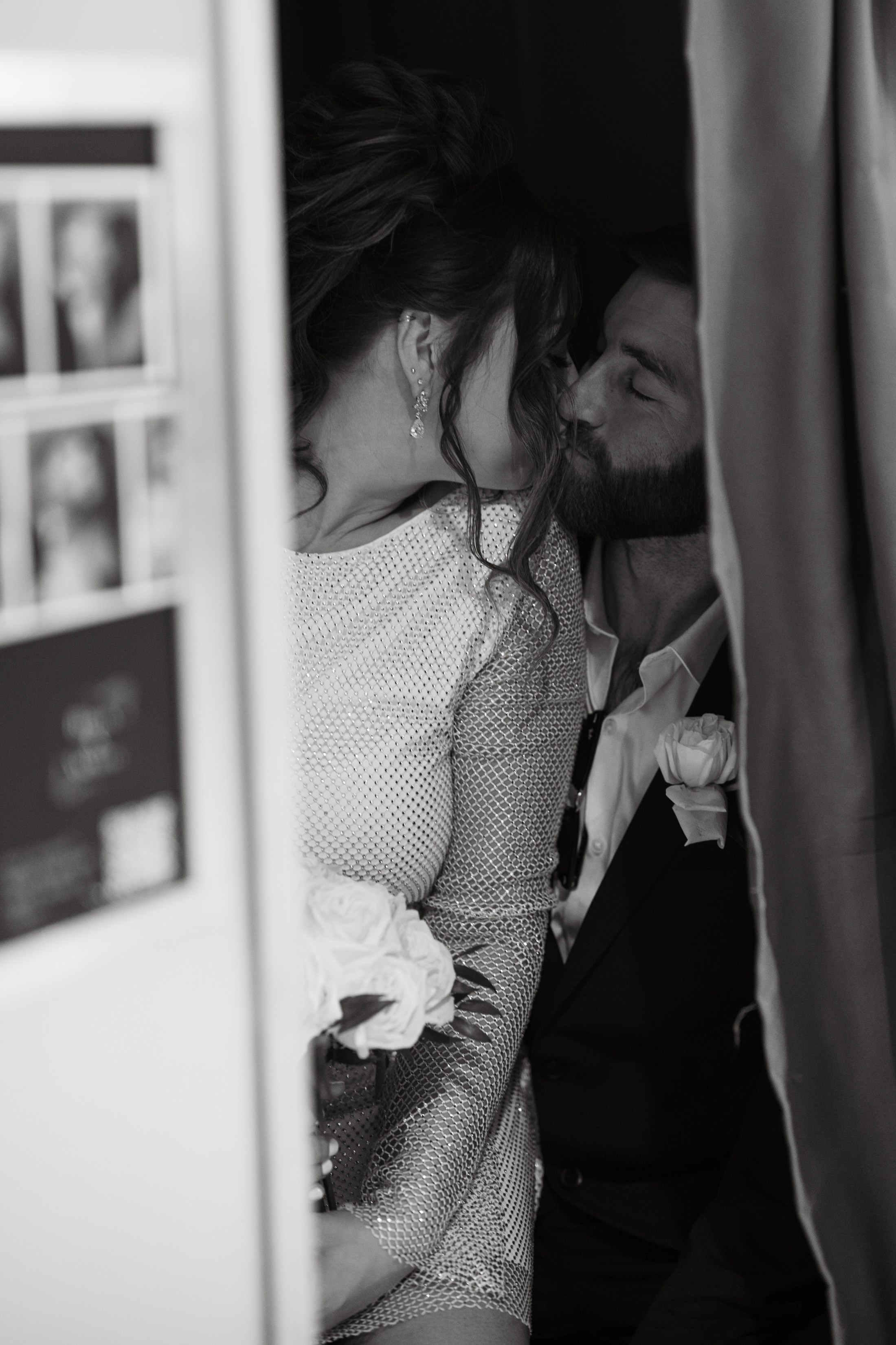 Casey&Michael. Wedding & elopement photographer Viktoriya Kravtsov. Las Vegas