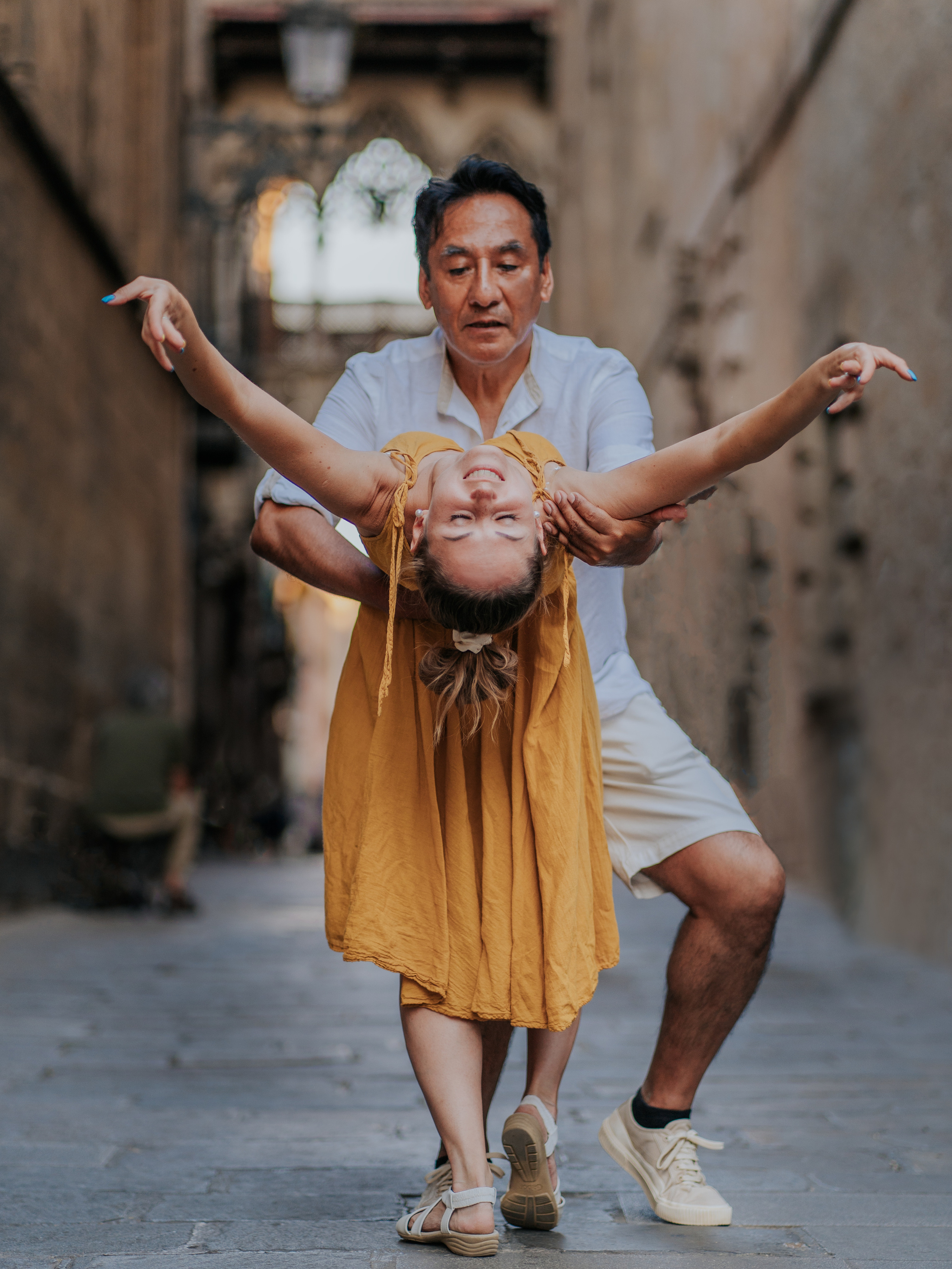 Love Story Dance in Barcelona. DiaFoto — Wow Photographer in Barcelona | Premium Barcelona Photoshoot Experience