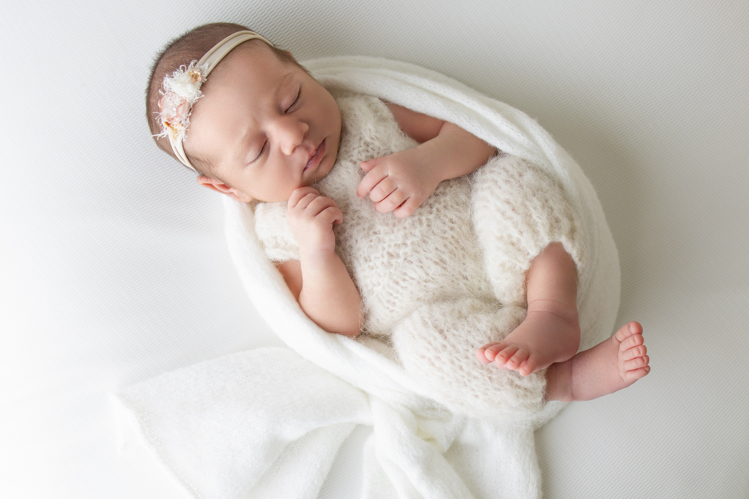 Ensaio Newborn Menina. Kelen Wehr Fotografia | Fotógrafa de Gestante e Newborn em São José dos Campos