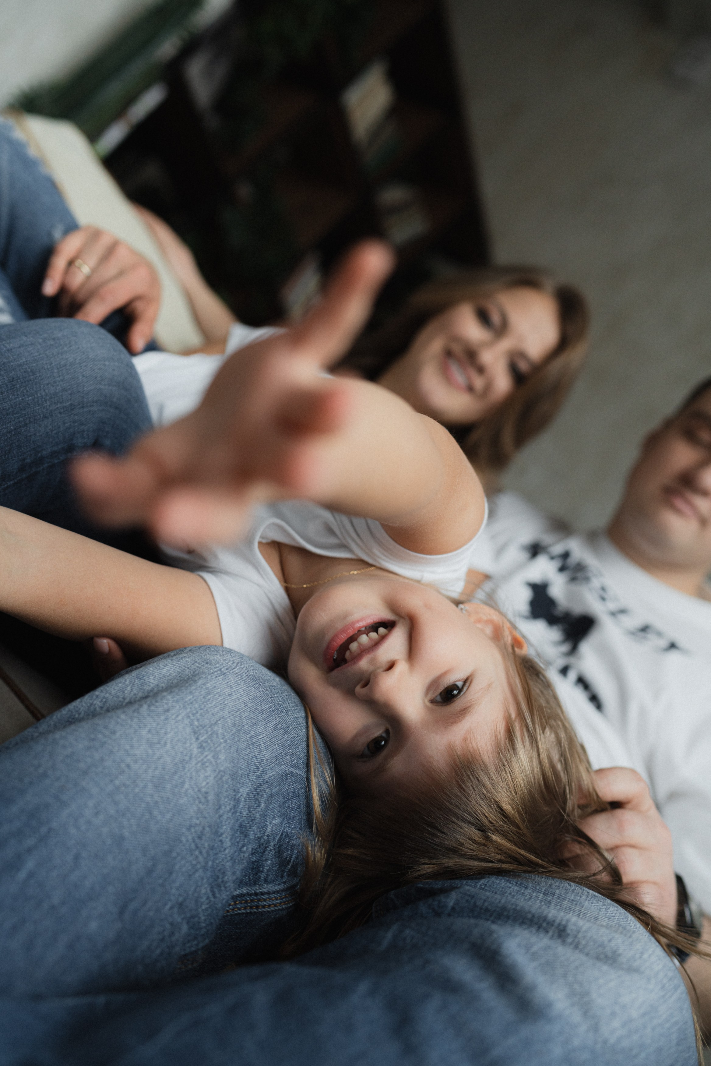 Фотосессия для семьи в студии Дананг. Фотограф в Дананге, Вьетнам. Эстетика и лайфстайл