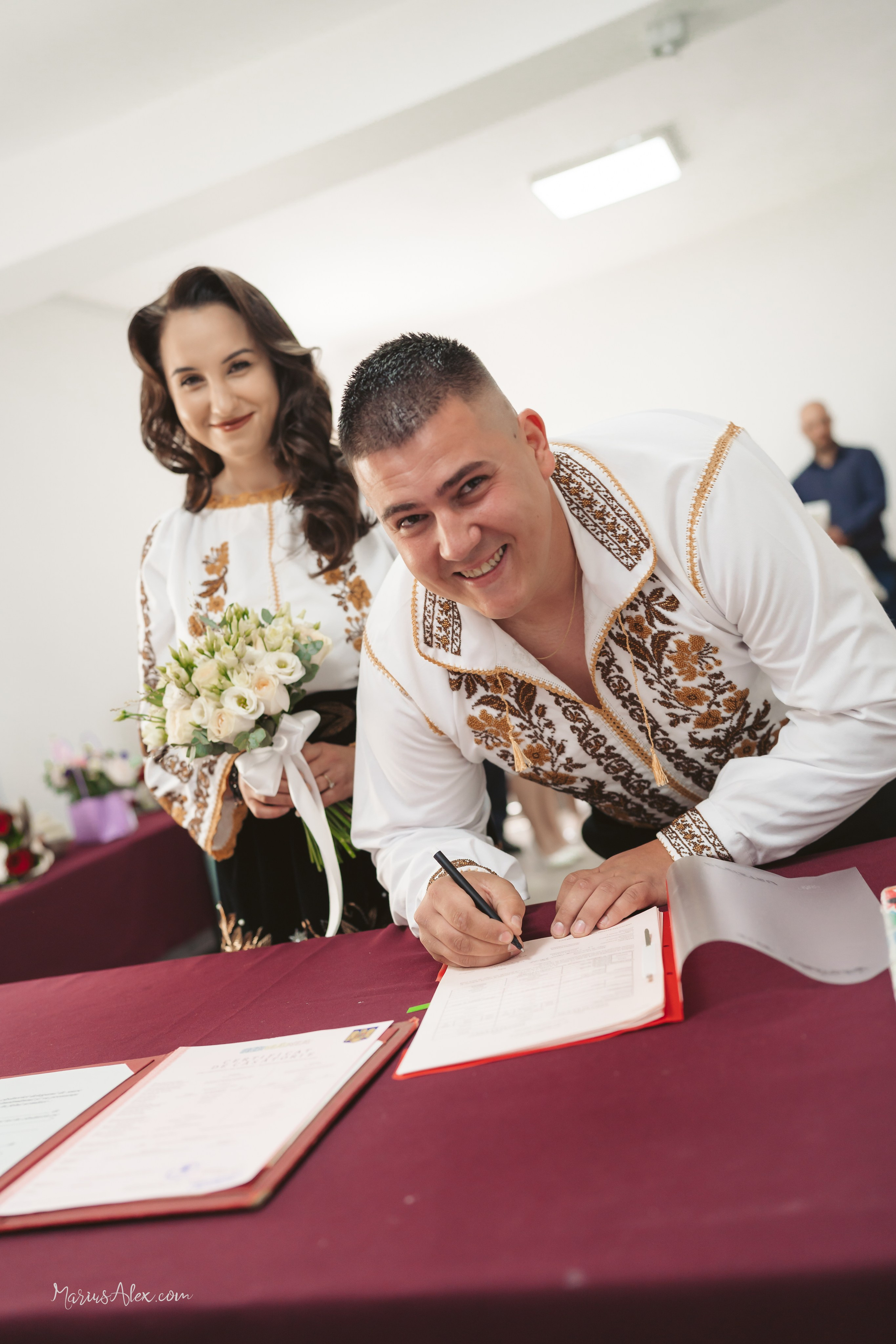 Ioana & Robert - Cununie civila și coroana mirilor. Marius Alex fotograf de eveniment si studio din Suceava