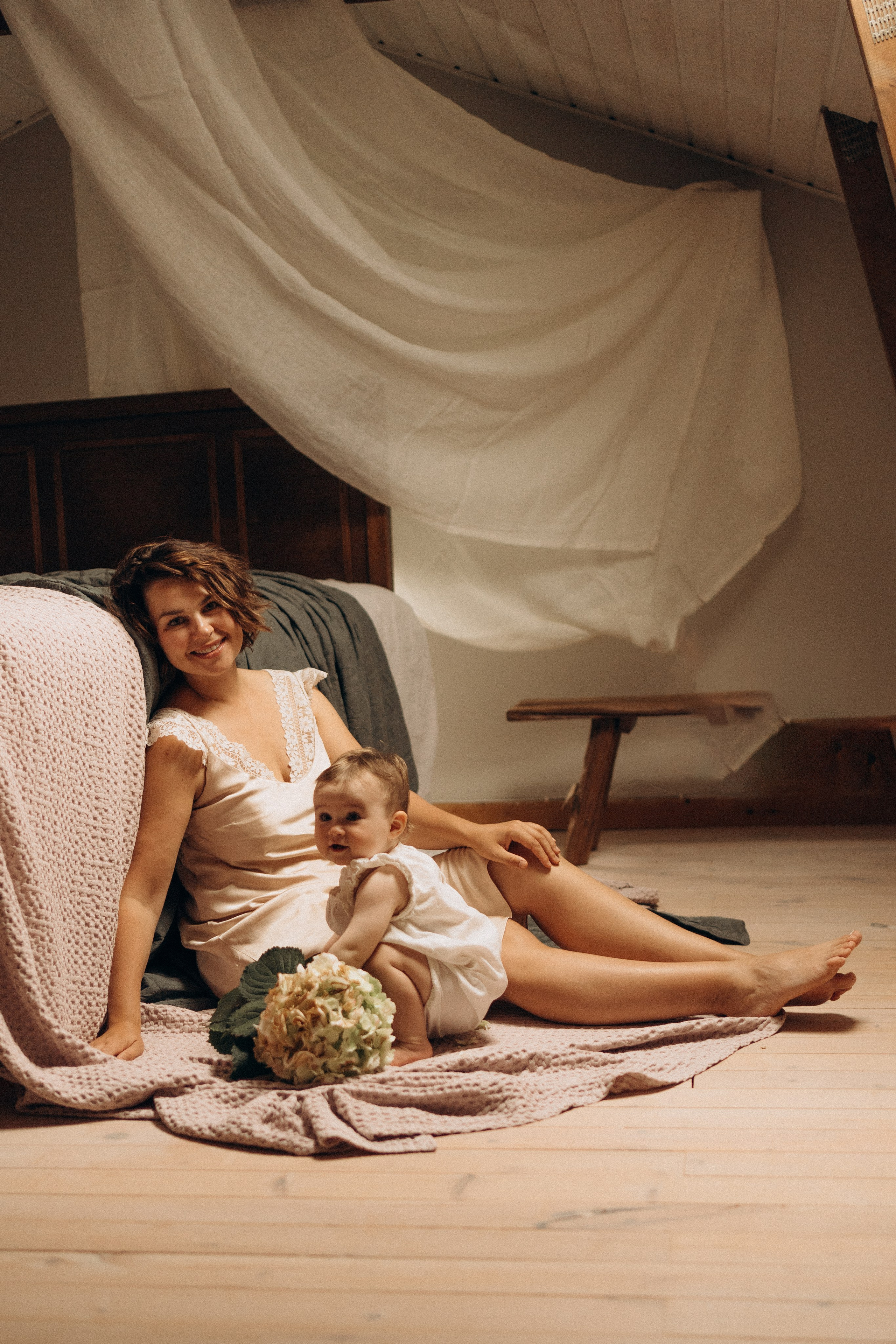 Julia & Grace. Family photographer in Helsinki, Victoria Guadagno