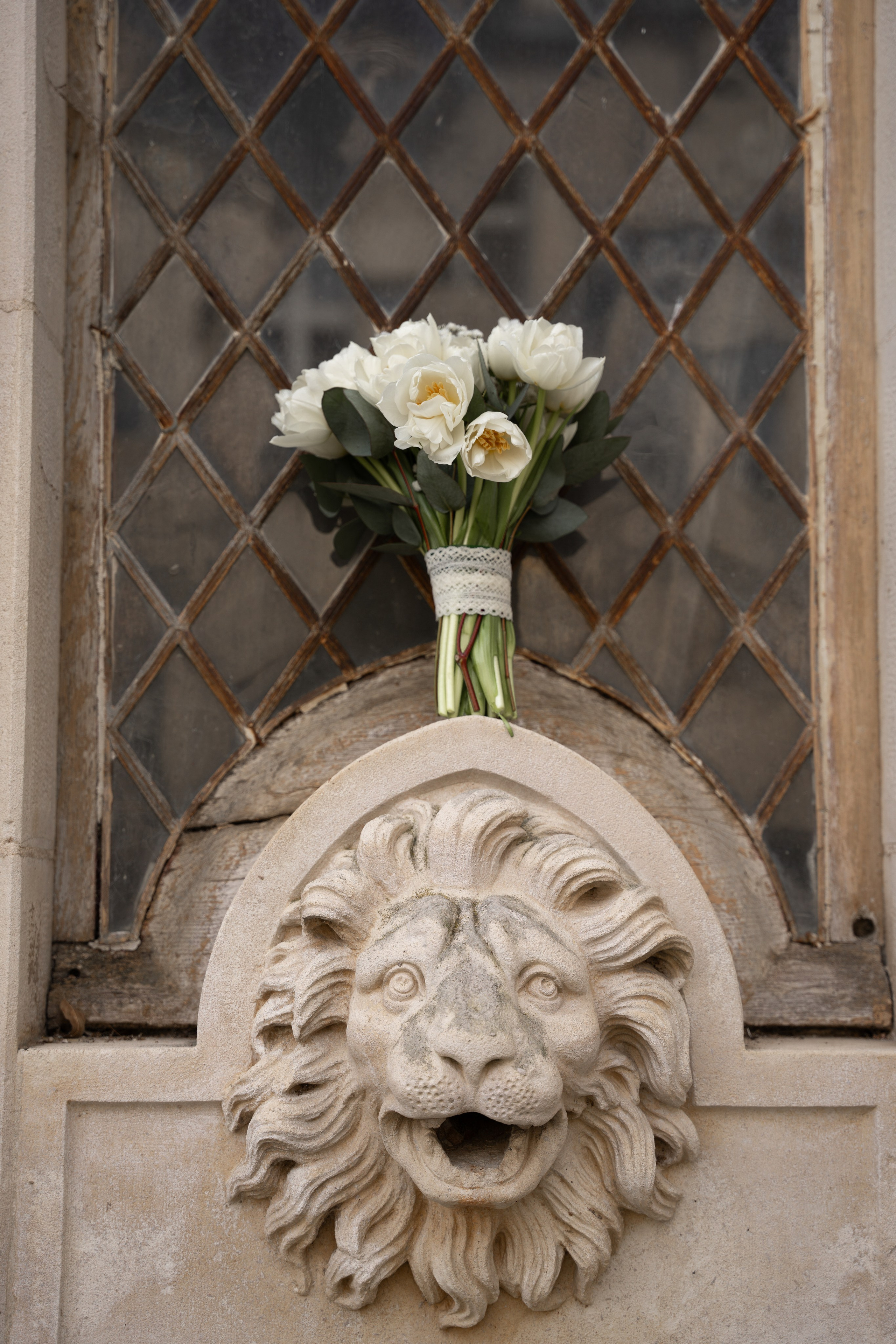 Chateau elopement inspiration. Wedding photographer in Paris Oksana Shum
