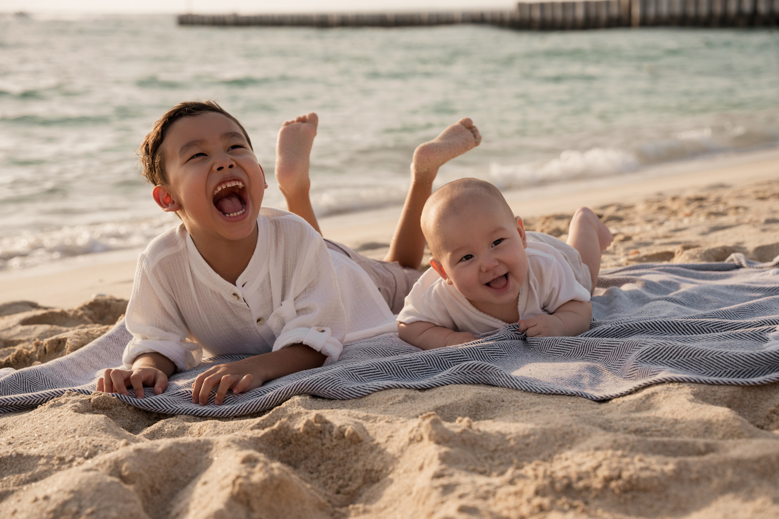 Waves and sun. Angela Iakovleva — Family Photographer in Dubai