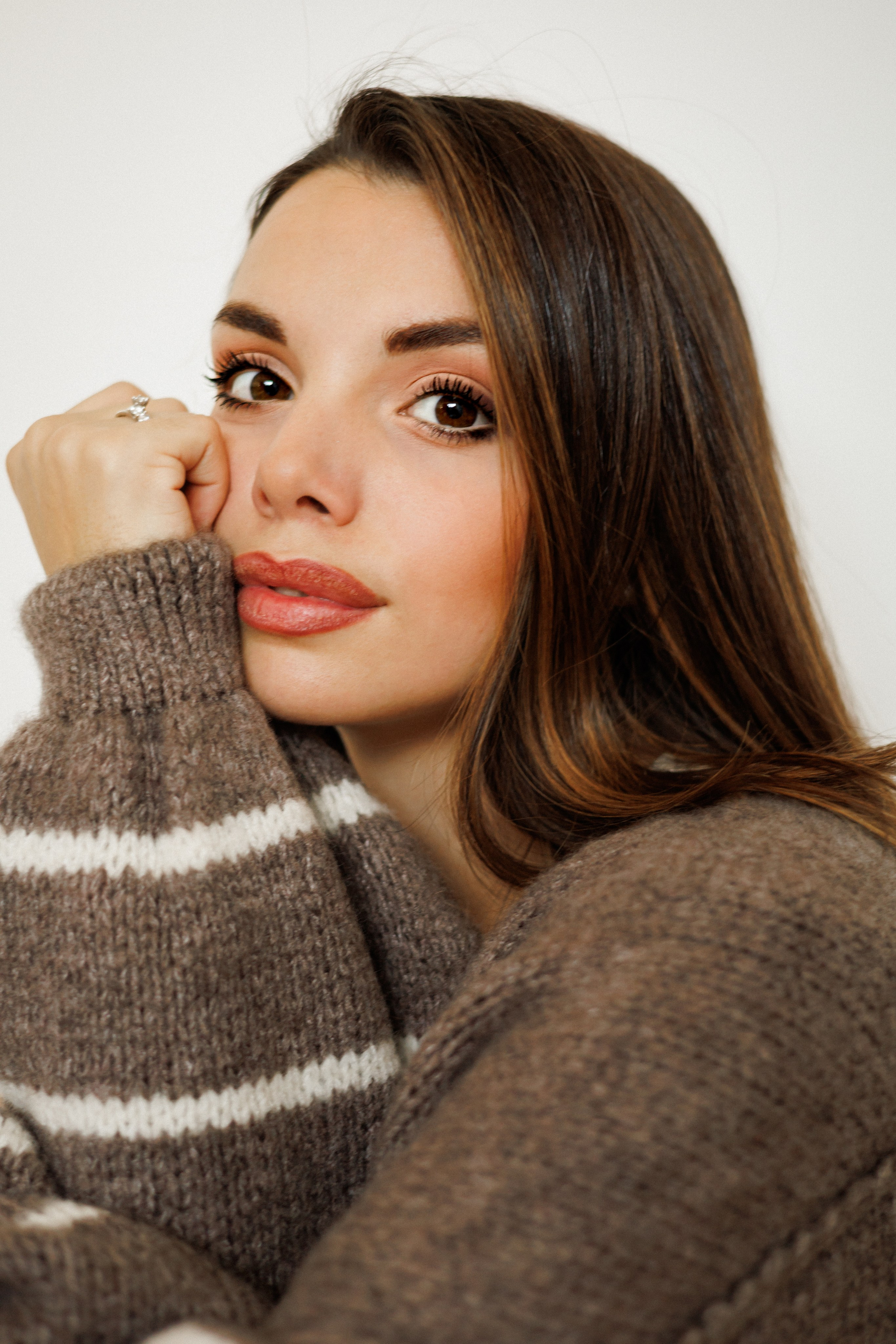 Fotografia lifestyle per imprenditrice e piccoli brand - stile ricercato a Milano.