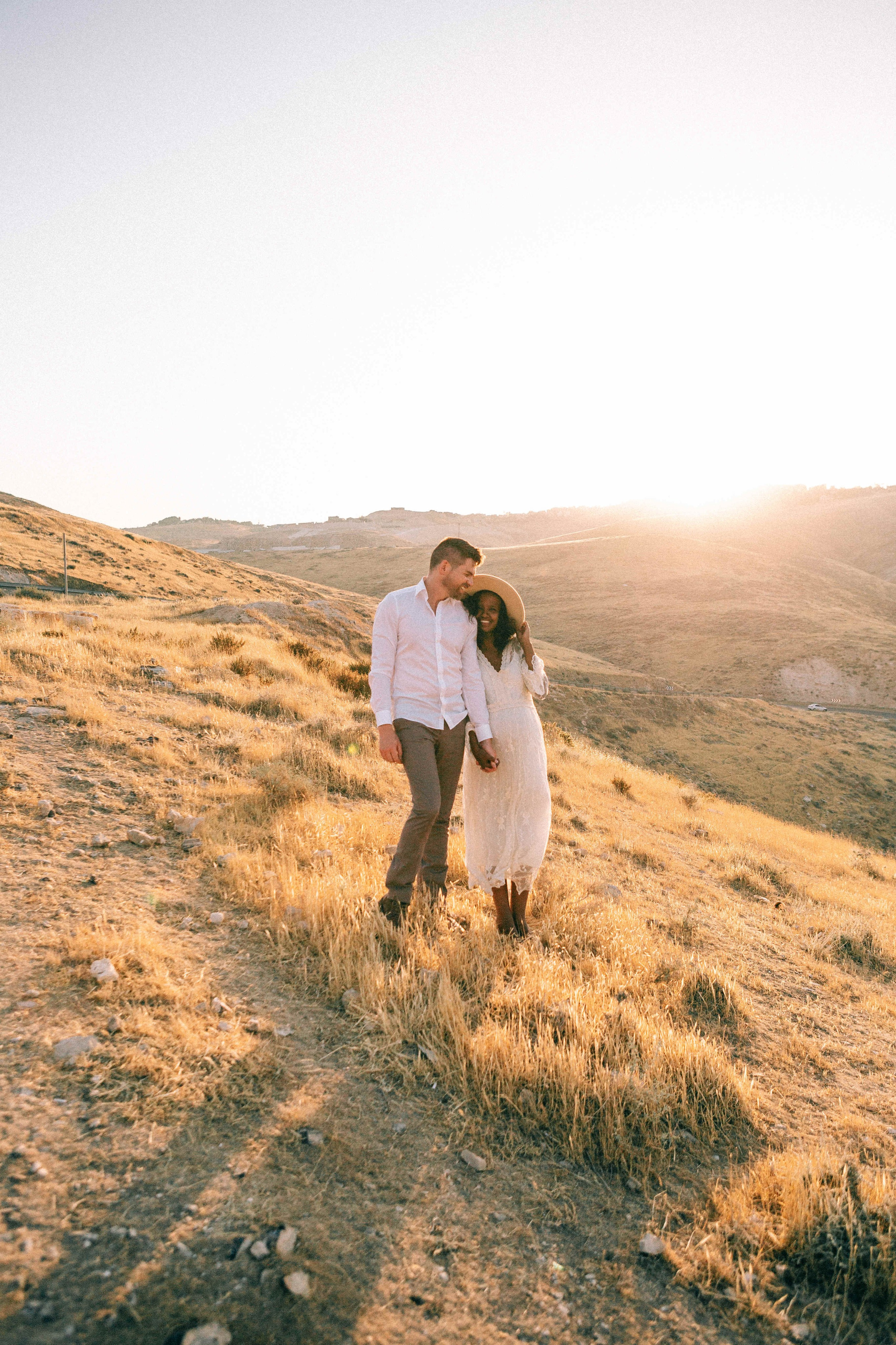 PHOTO SESSION IN THE DESERT NEAR MAALE ADUMIM. PHOTOGRAPHER IN ISRAEL