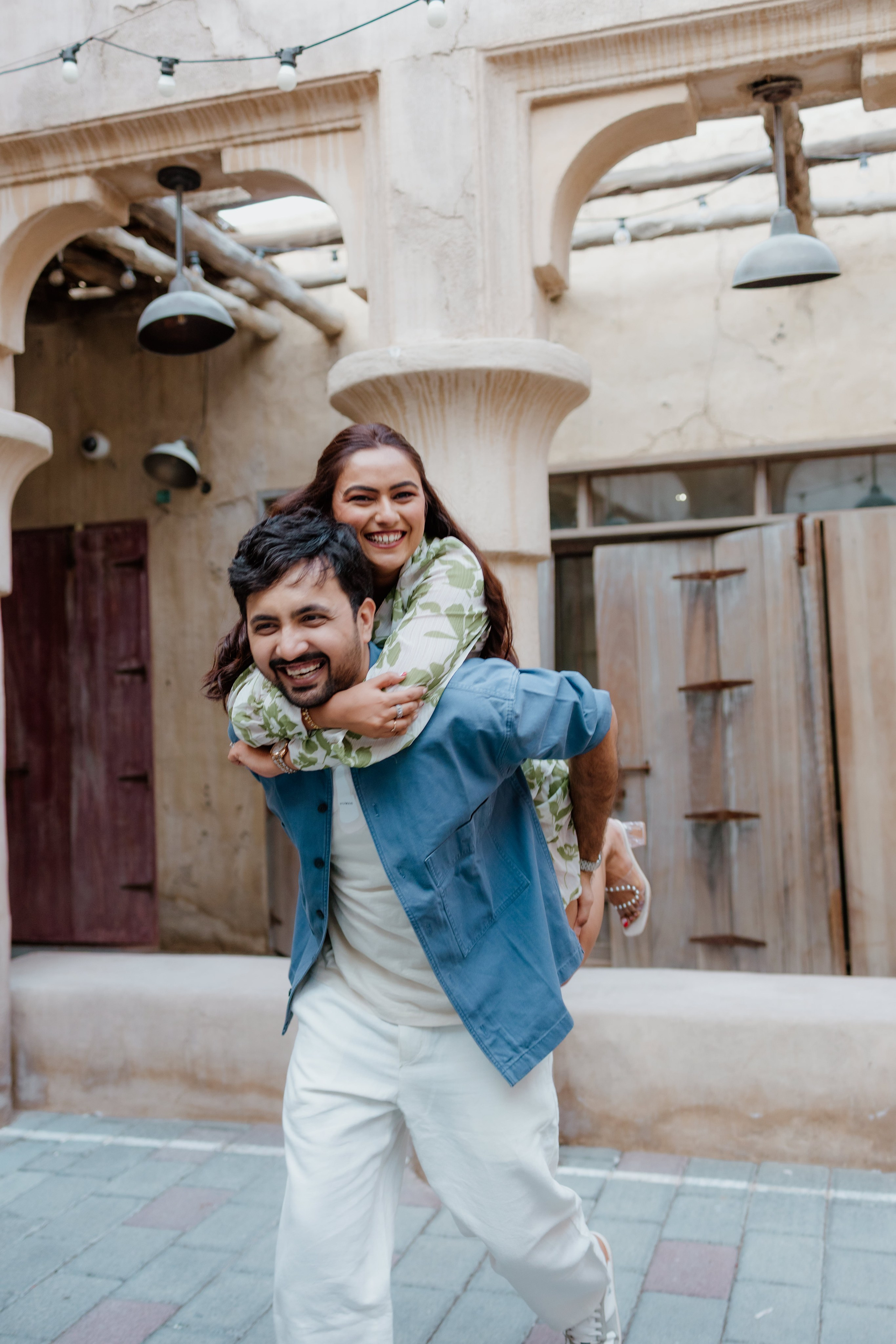 COUPLE SESSIONS. Love Emotions Weddings