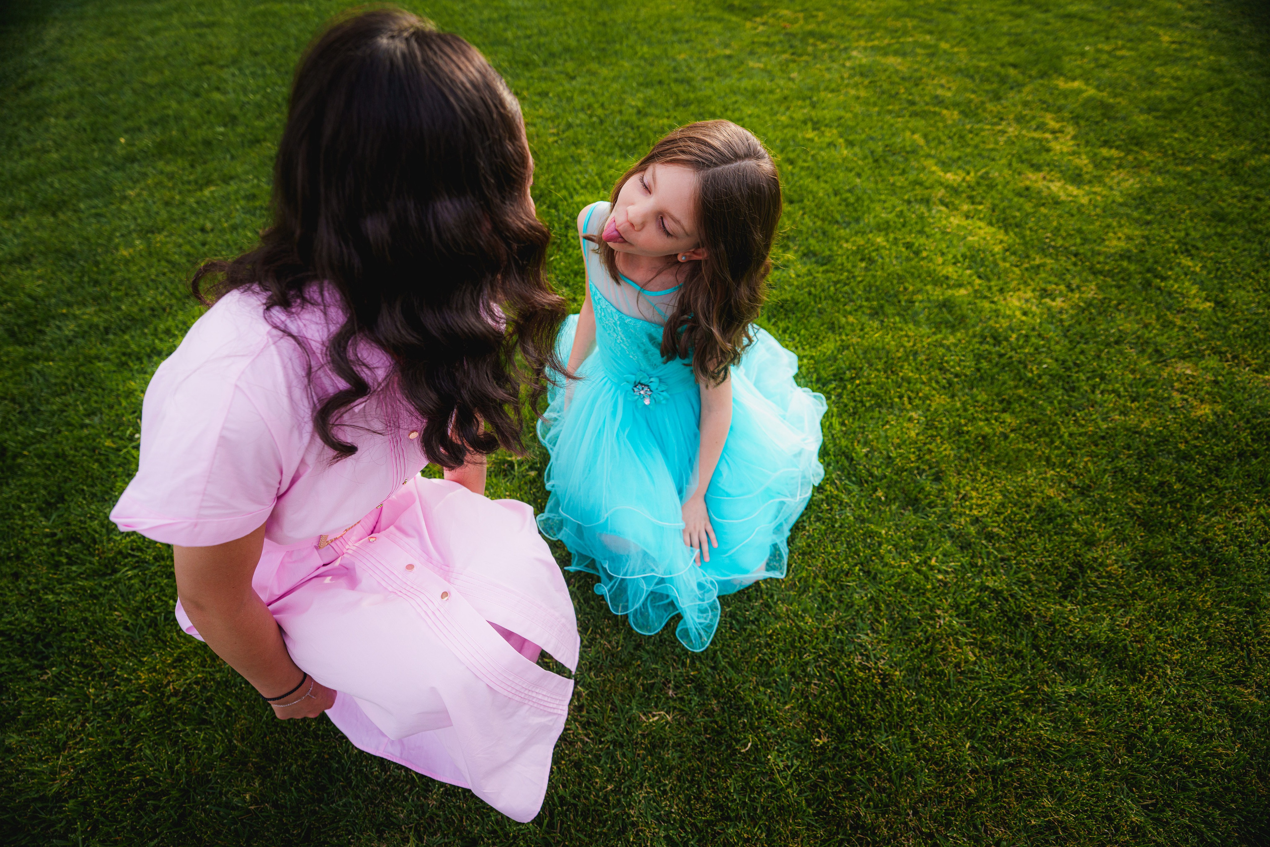 Ședința foto cu Ecaterina și Ilinca – portrete pline de zâmbete și emoție. Liviu Andrei - Fotograf