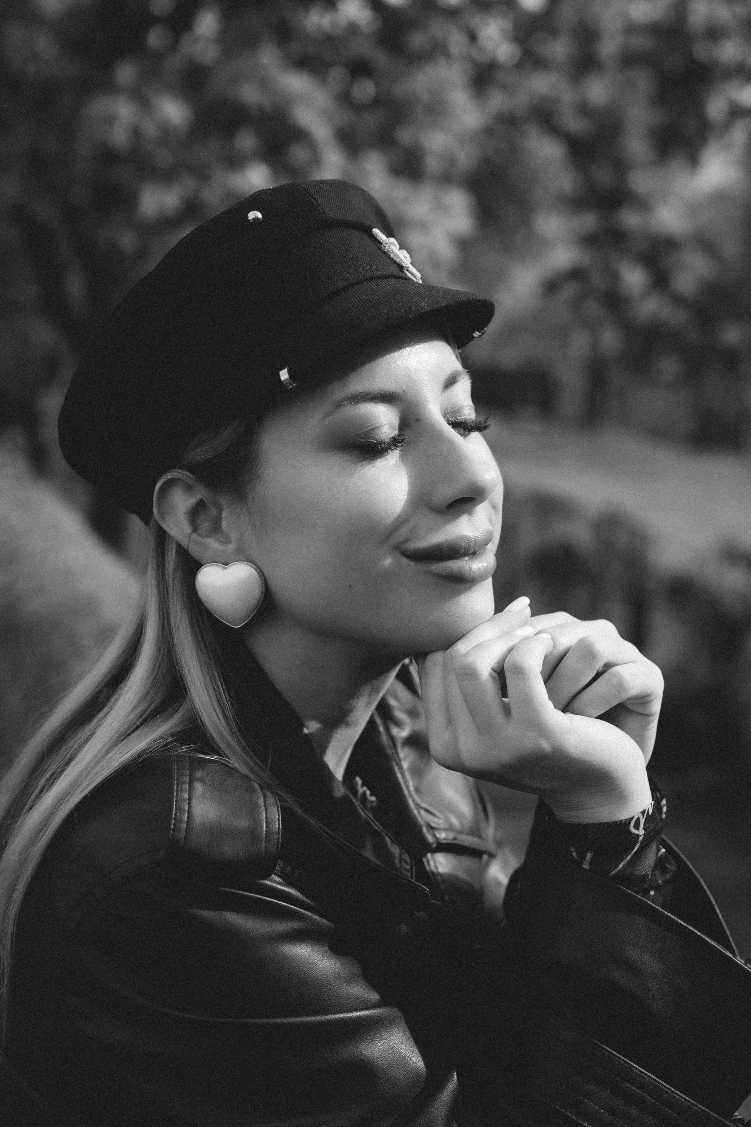 Street Portrait in Leipzig. Woman in black Leather Coat. Stylish. Charismatic Photography by Kristina Kozheltsova. Kristina Kozheltsova- Soulful Portrait&Lifestyle&Love Story Photographer in Leipzig, Germany