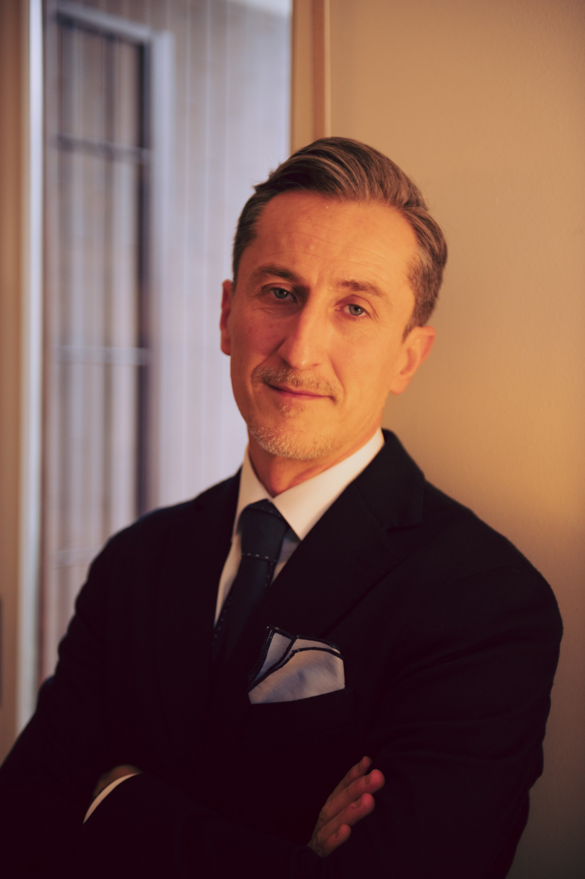 Фотограф в Милане для love story и свадебной фотосессии в Италии - романтическая фотосъемка пары, помолвка, предложение руки и сердца, предсвадебная фотосессия, гражданская свадьба в мэрии и религиозная церемония.