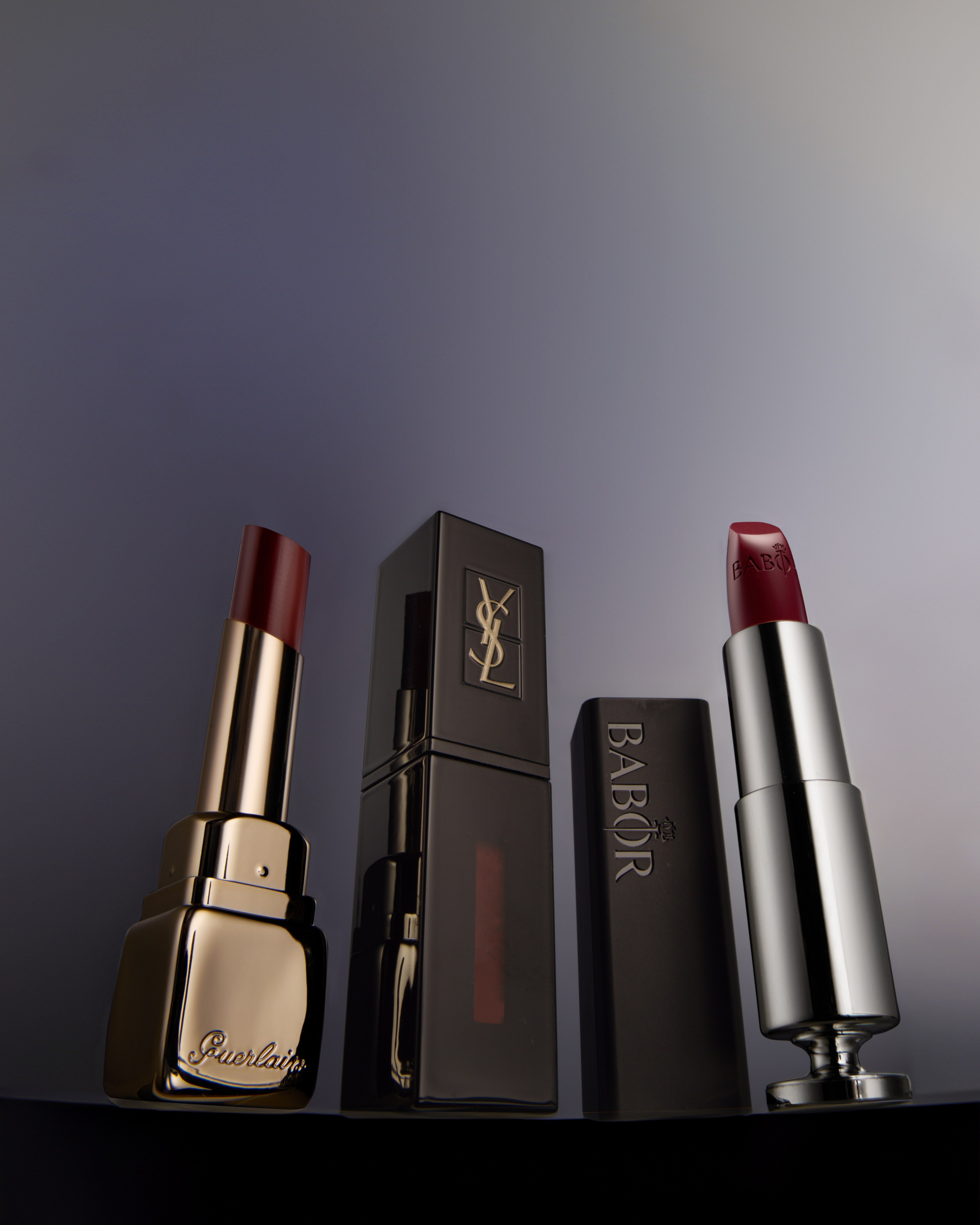 Premium Lippenstifte fotografiert für Magazine, Website и Banner