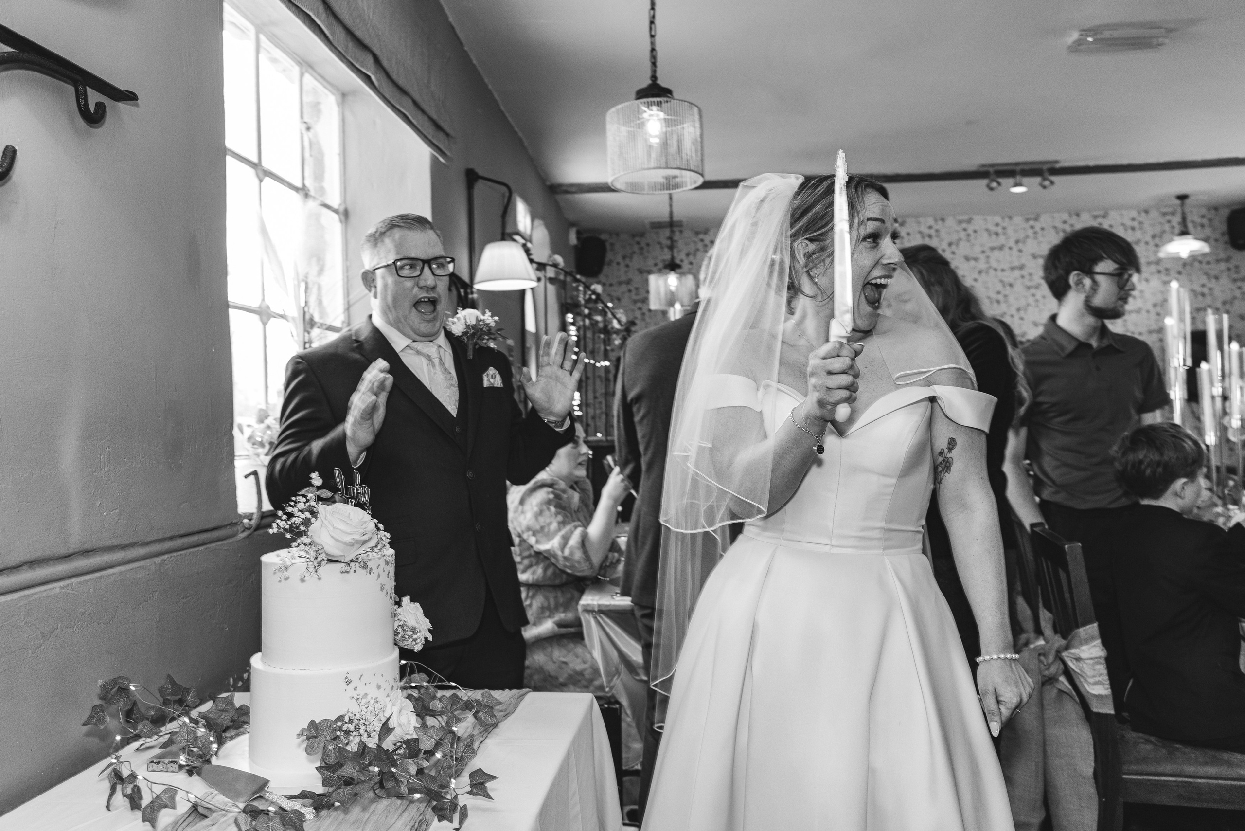 Luke and Nicola’s wedding at Danson House. Photographer in England Ekaterina Romanova