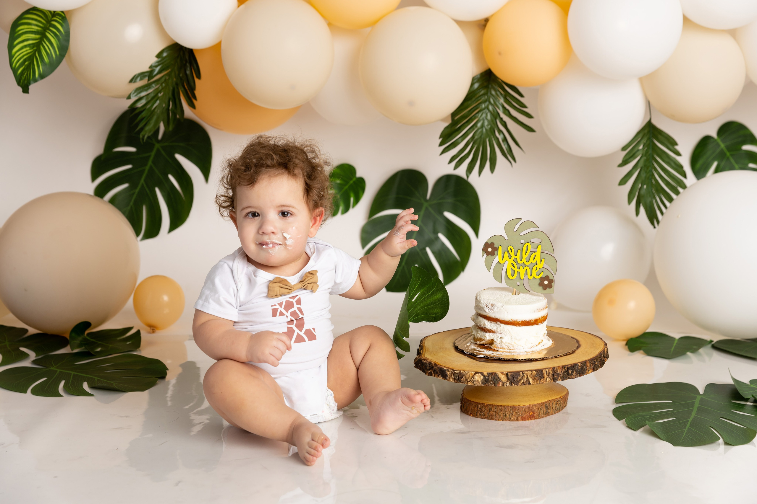 Smash cake photo session in Miami. Miami Family and Event Photographer