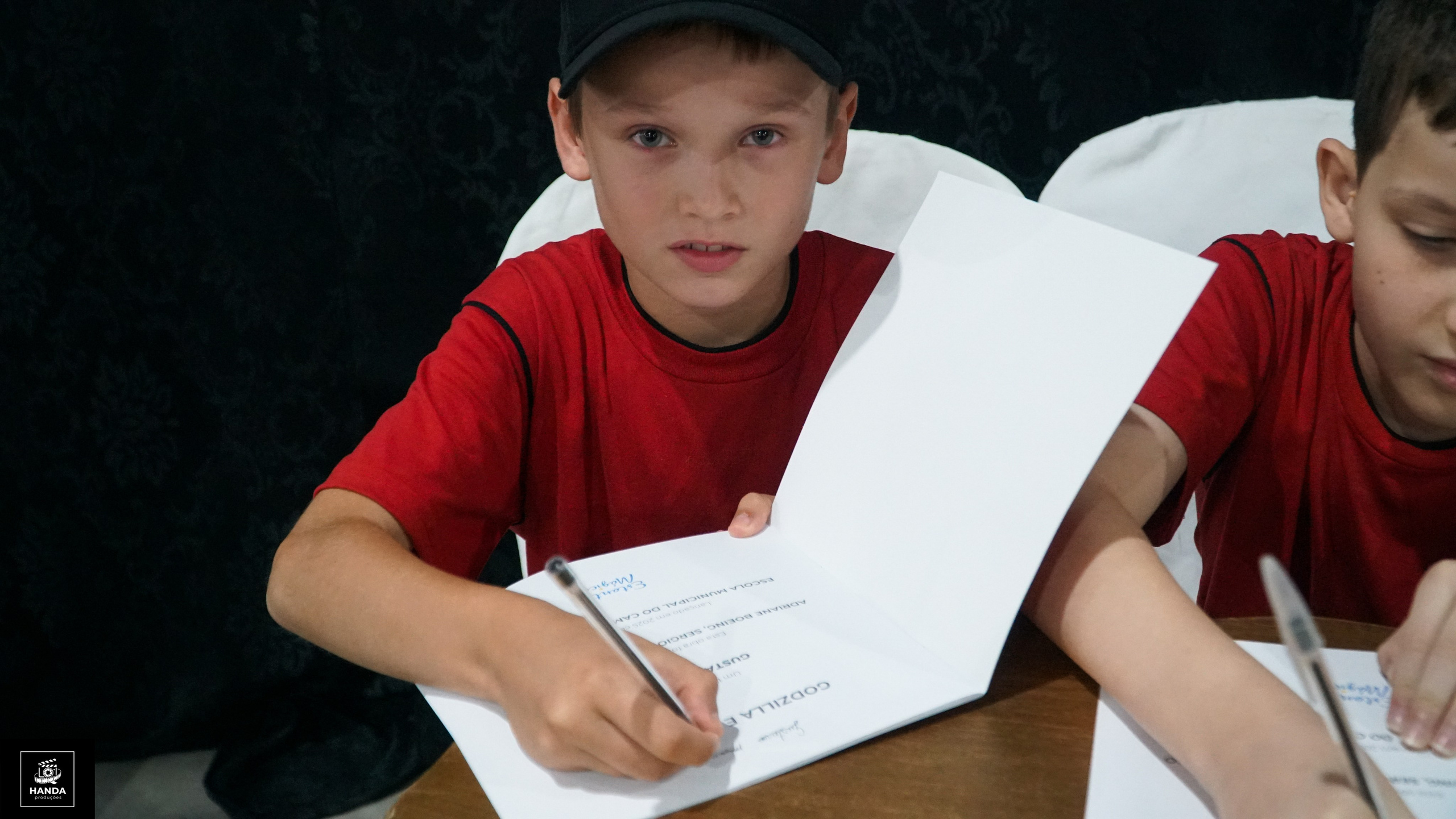 Noite autógrafos colégio Aurélio Buarque de Holanda. Handa Produções