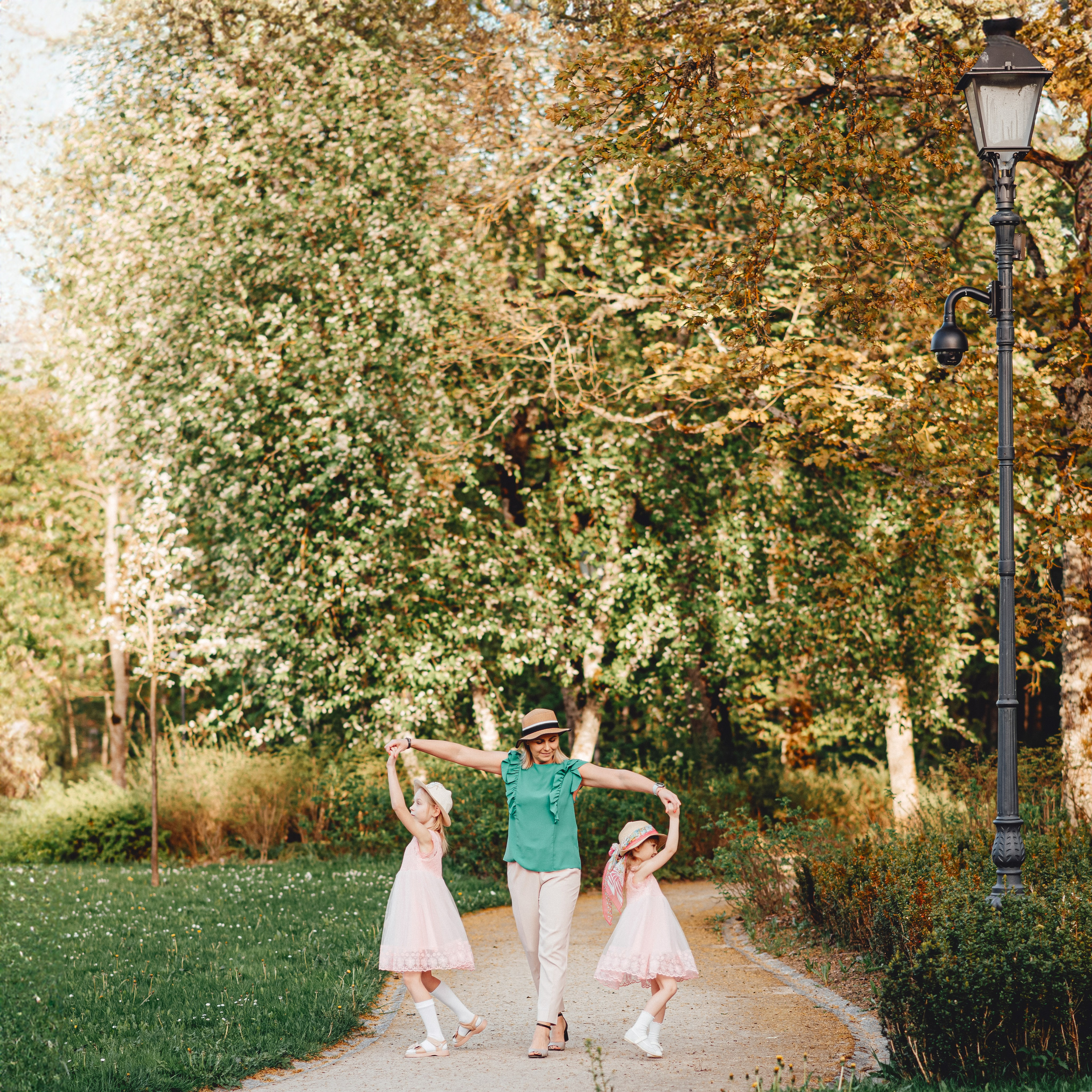 Nėštumo, laukimo, šeimos, vaikų, porų fotosesija fotografavimas. Šeimos fotografas Vilnius Trakai kaina fotografė personal.lt photogrpahy kainos šeima, vaikai profesionali natūrali meninė reportažinė klasikinė fotosesija gamtoje namuose