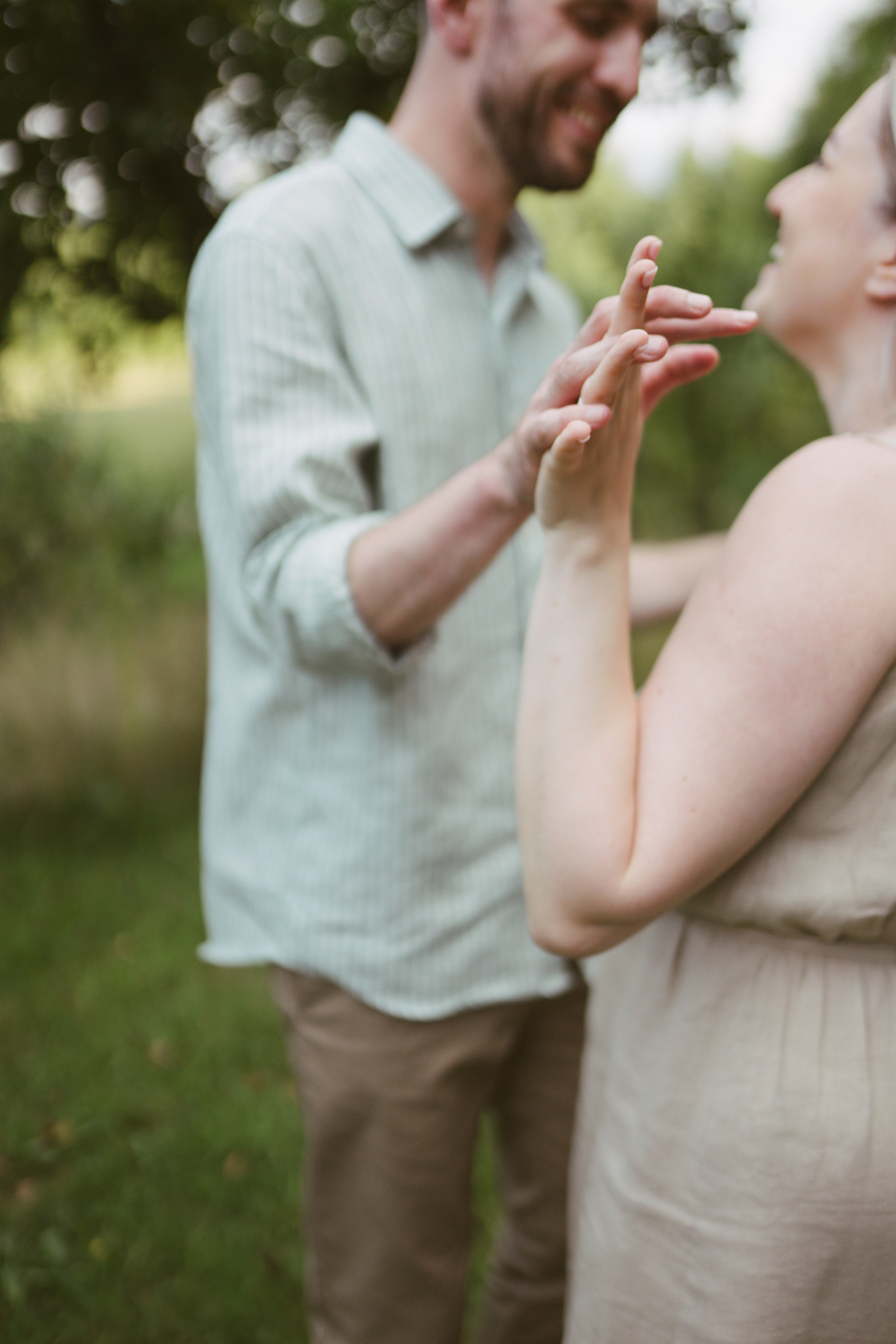 Fotografie de Eveniment Brașov: Povești Vizuale | Mădălina Beda. Madalina Beda- Artist vizual, fotograf, doula la nastere, consultant babywearing Brasov si in toata tara