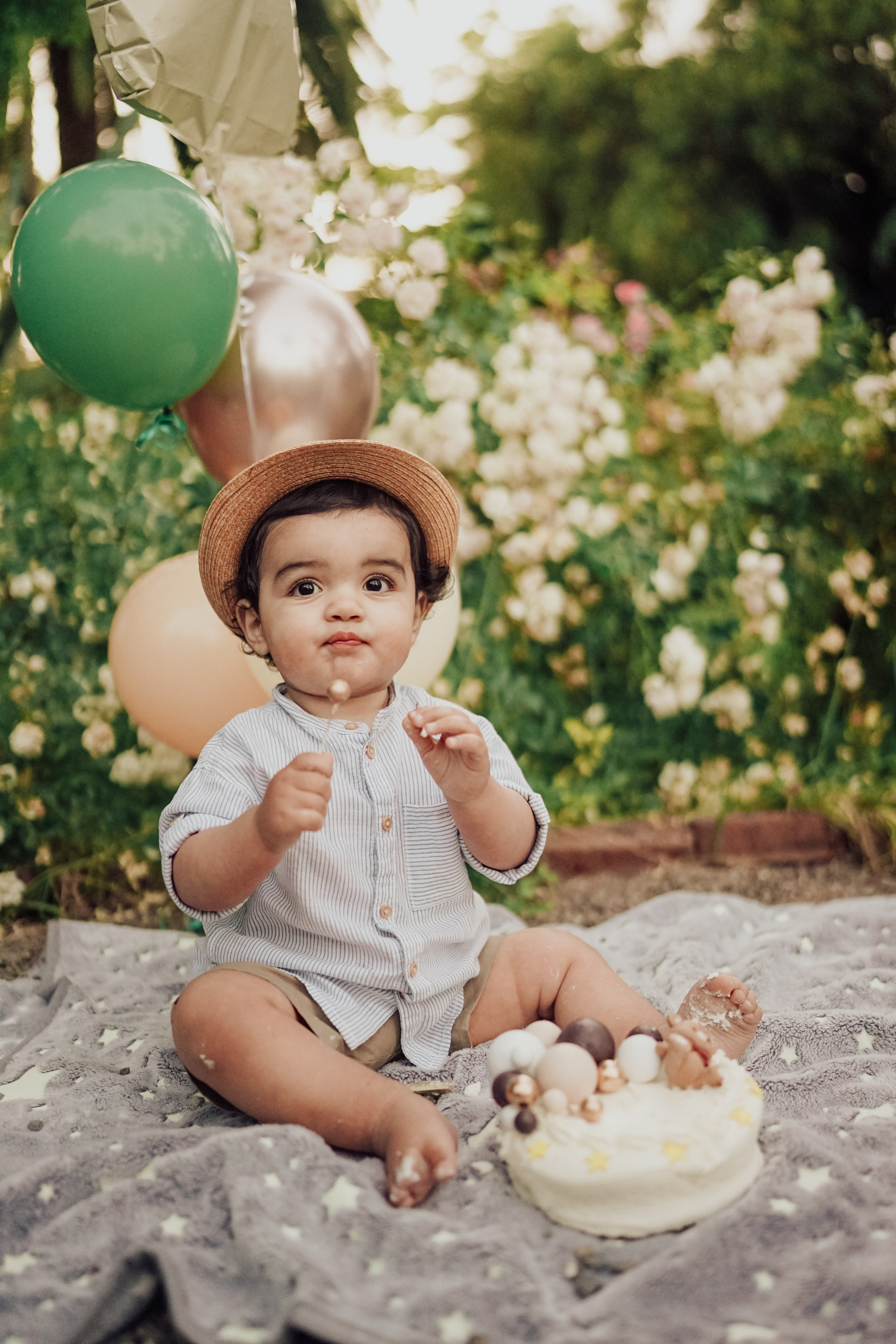 Cake Smash. Maternity, family and newborn photography in San Francisco Bay Area
