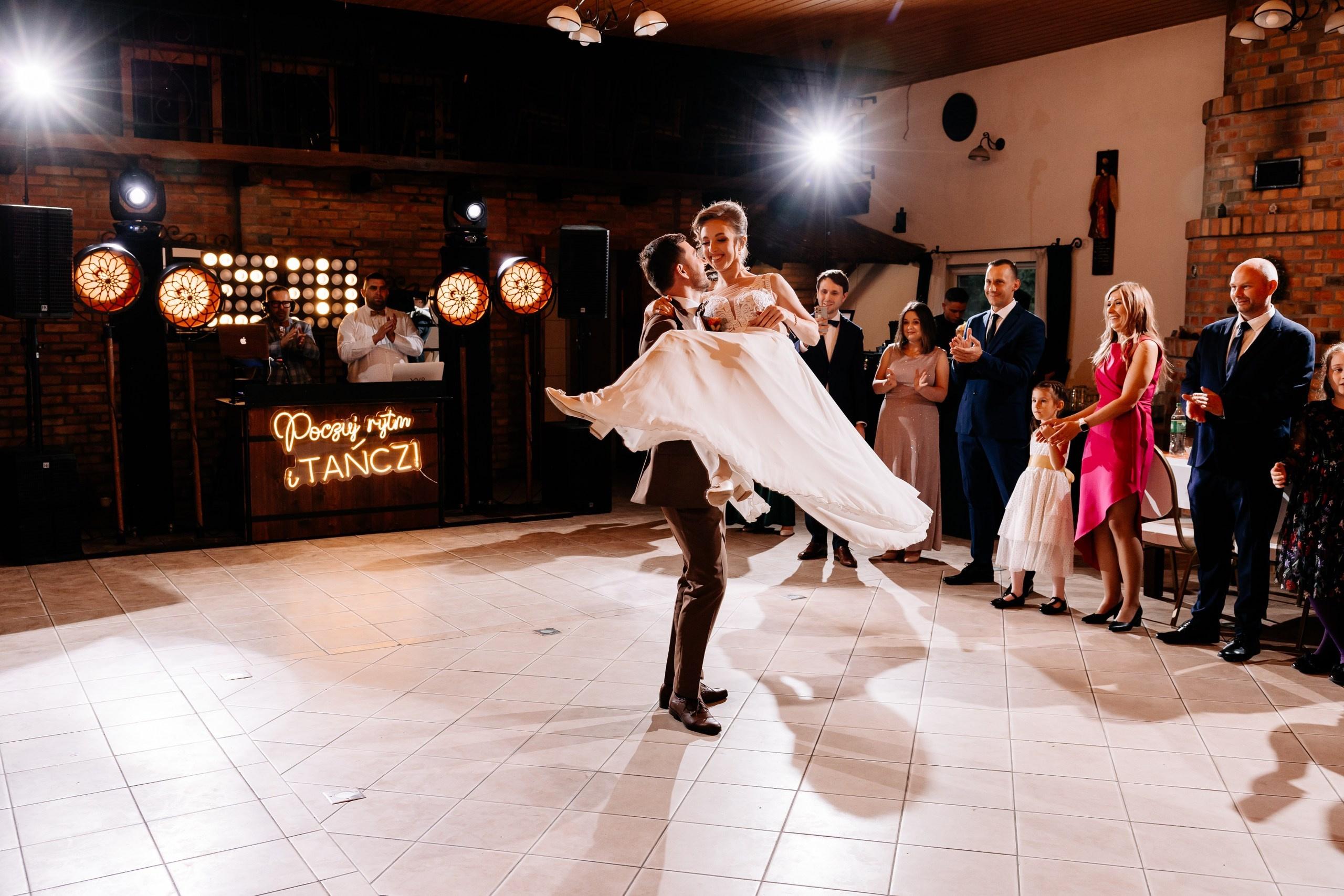 Basia ♡ Bartek. Fotograf Ślubny Warszawa - Sesje Biznesowe Rodzinne Eventy