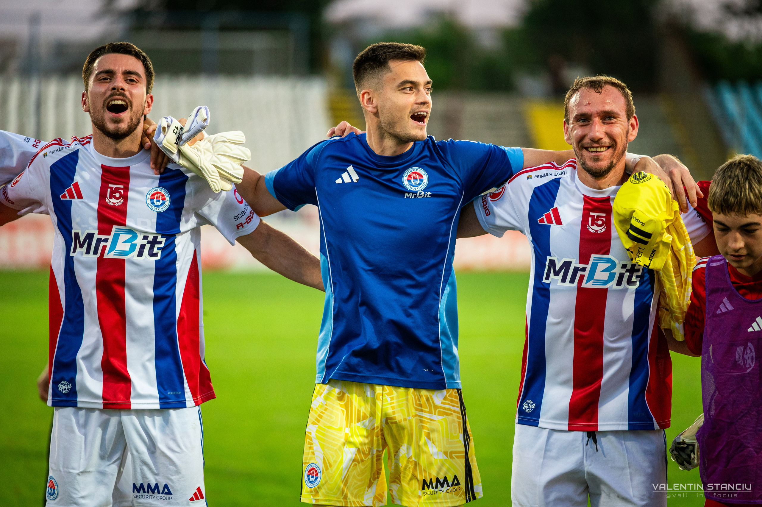 Otelul Galati — CFR Cluj. Fotograf de Sport, Portret, Produs, Corporate, Cultural și Evenimente în Galați | Valentin Stanciu