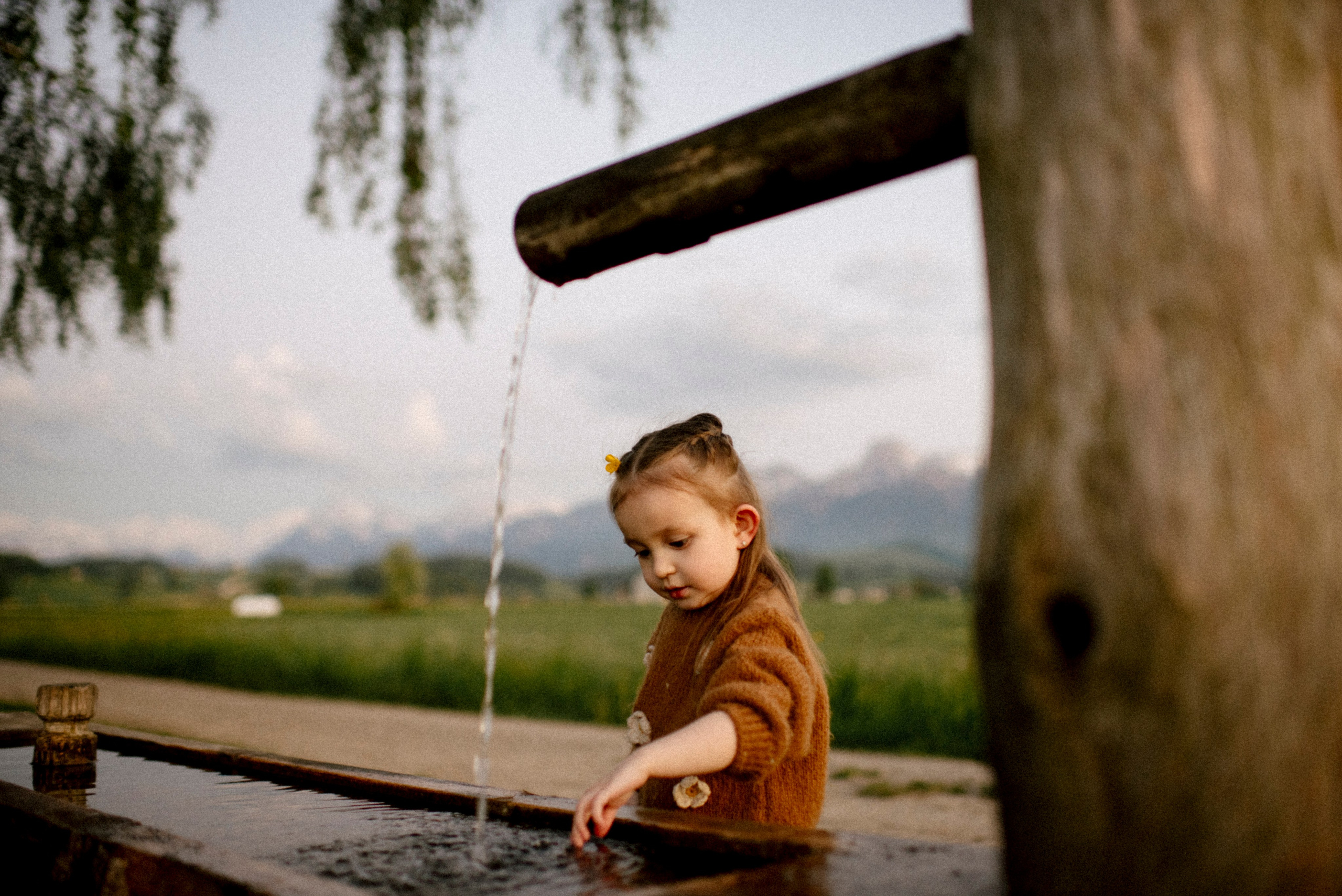 Chris Dasha and Stella. Polina Sobol — family & documentary photographer in Bern. Outdoor & urban photo sessions for families, kids and couples
