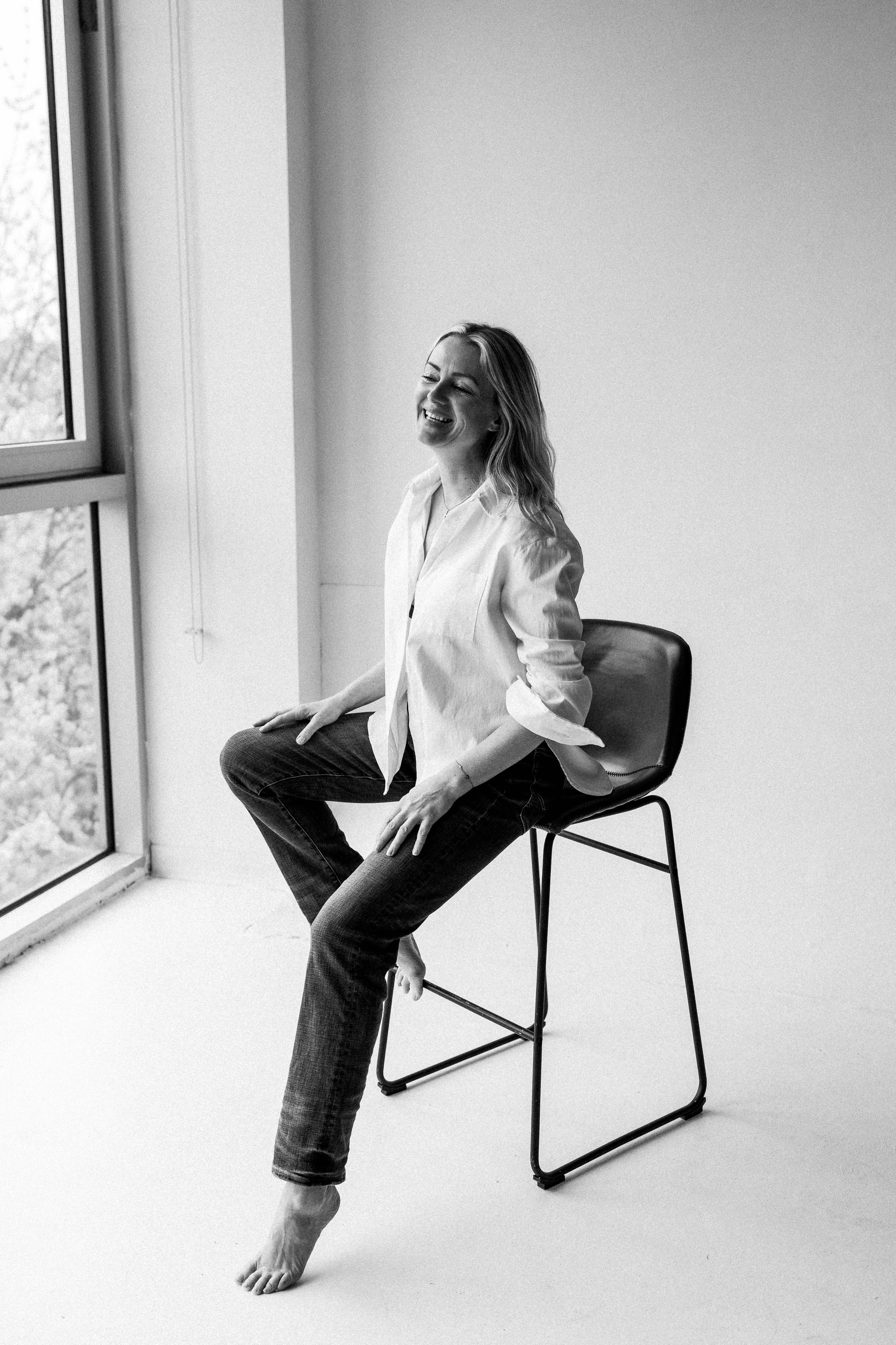 A. Rawnoir- Portrait photography by Daria Paliy.Timeless black&white portraits of women in NYC area