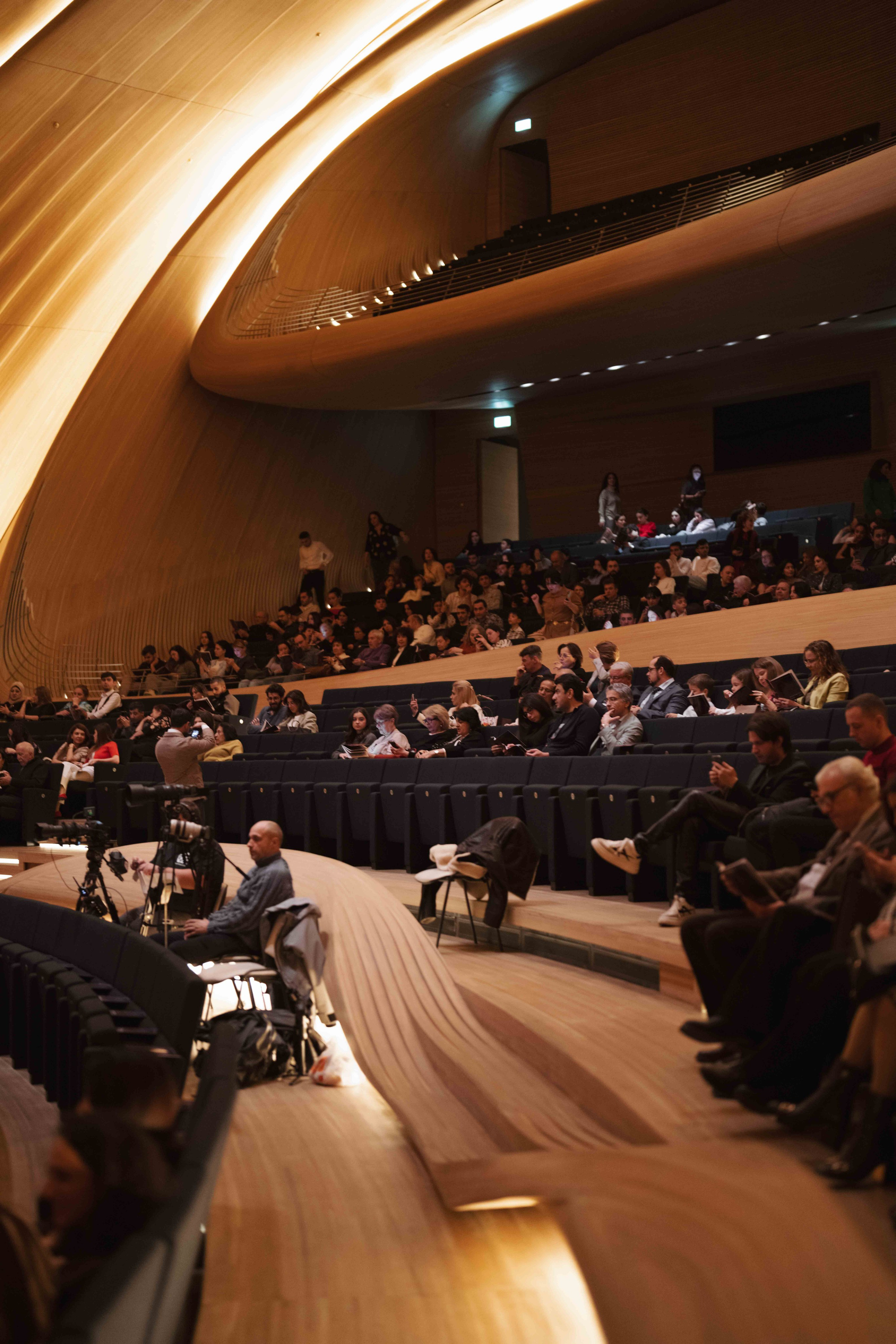 The Tchaikovsky Academic Grand Symphony Orchestra in Baku. Wedding&Event photographer Ismail Rzayev in Baku