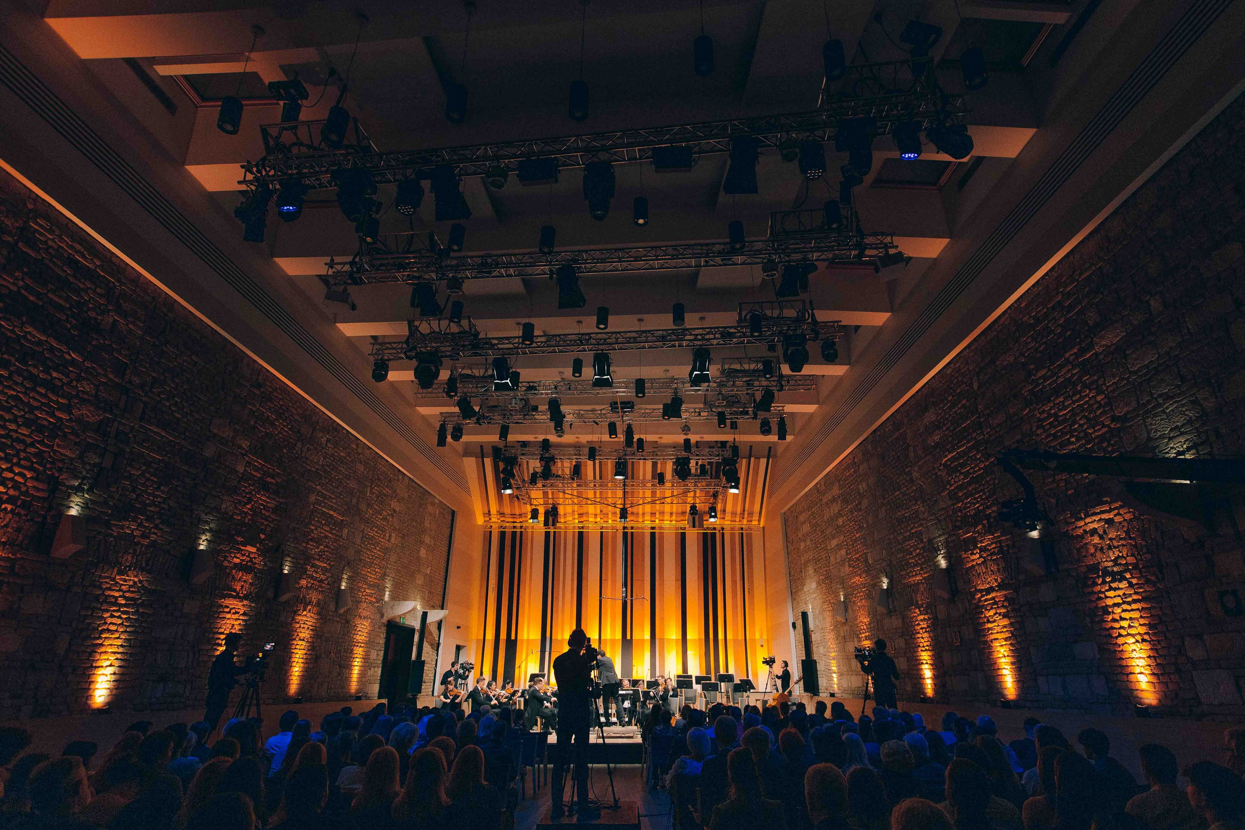 BUDAPEST MUSIC CENTER. Wedding&Event photographer Ismail Rzayev in Baku