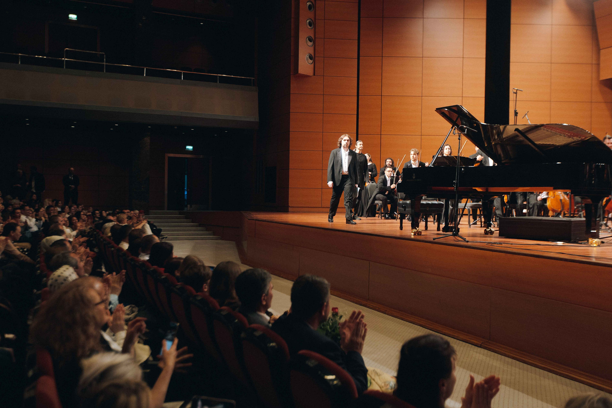 The Tchaikovsky Academic Grand Symphony Orchestra in Istanbul. Wedding&Event photographer Ismail Rzayev in Baku