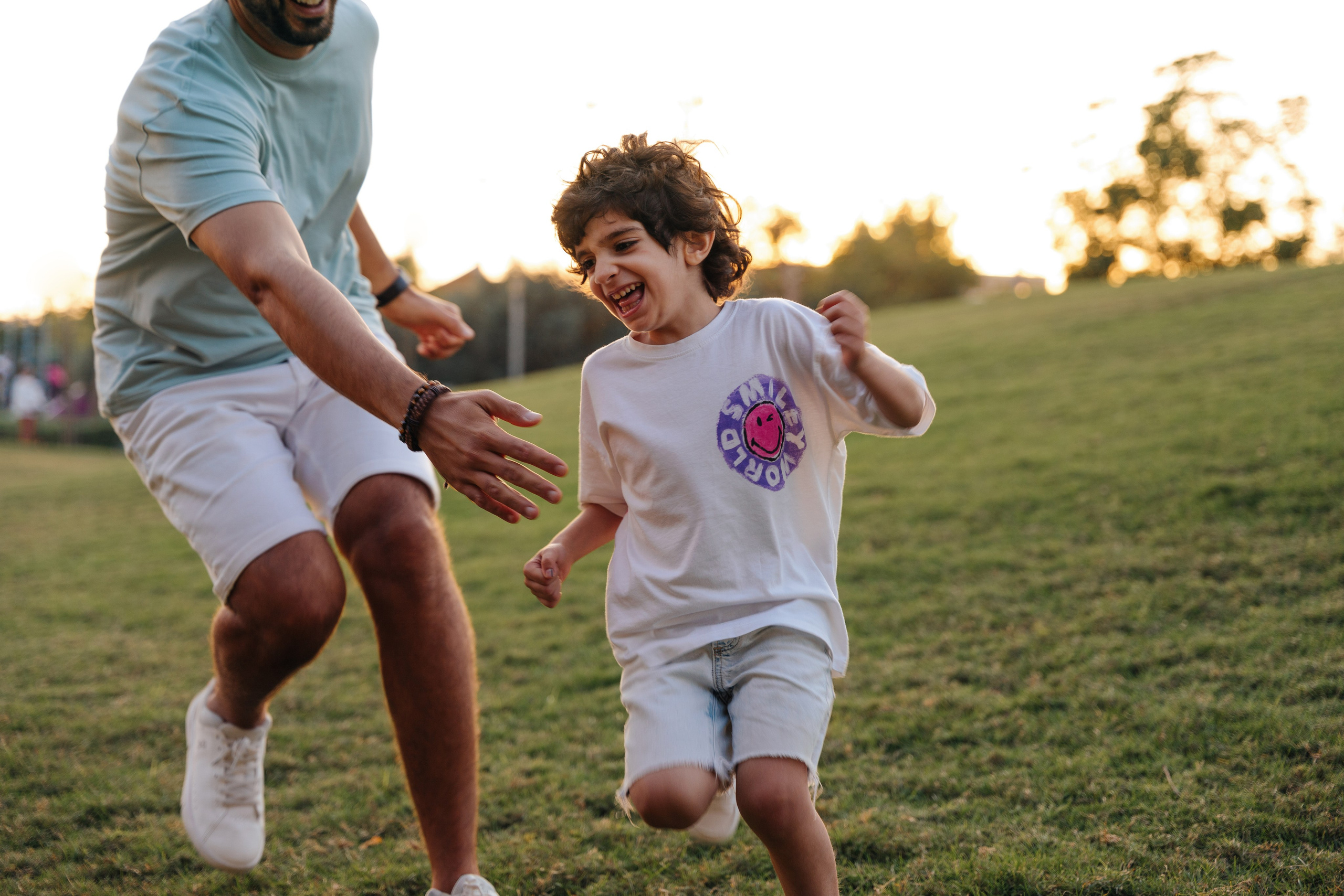 Family fun and play in the park. Angela Iakovleva — Family Photographer in Dubai