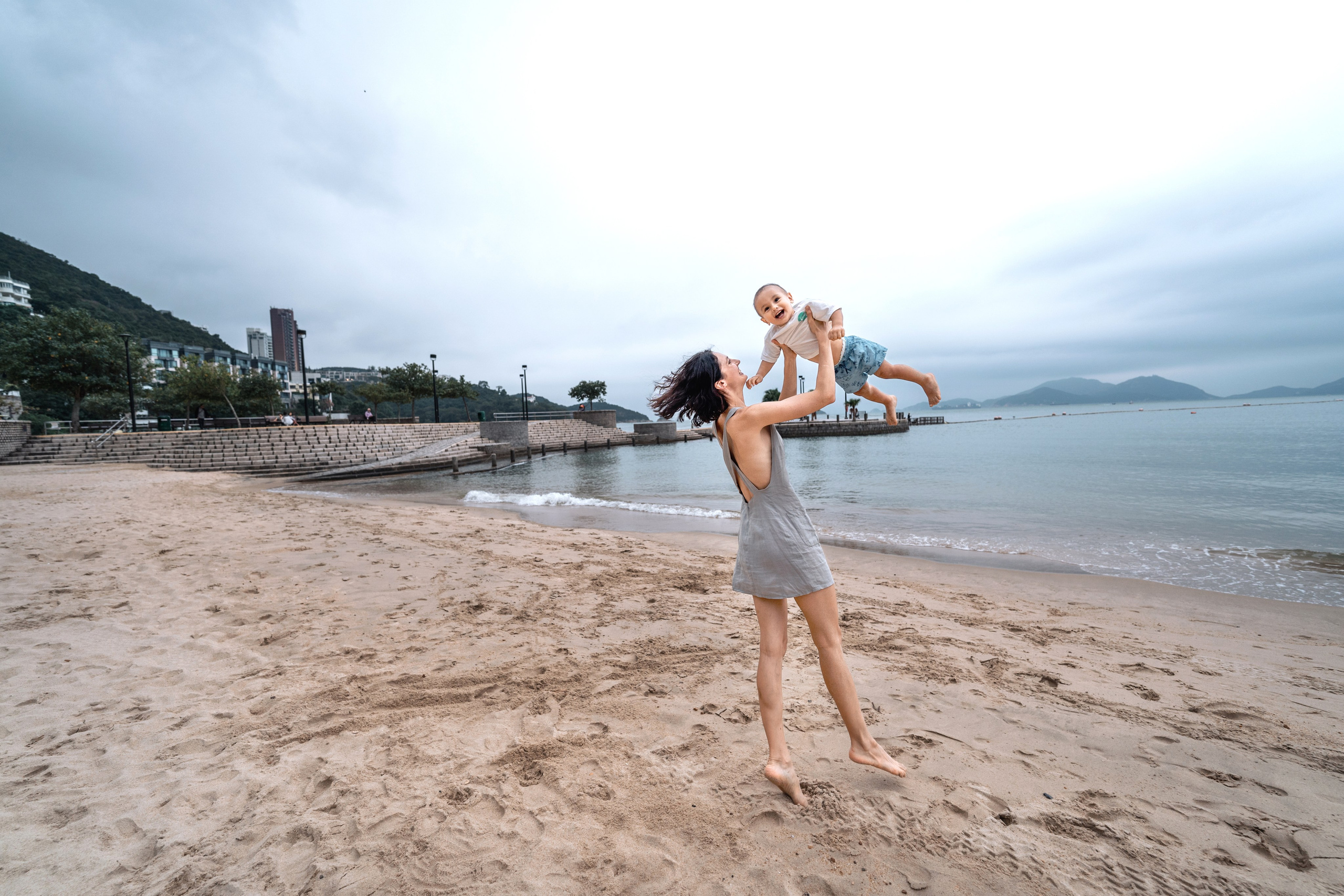 OLGA & DEREK | REPULSE BAY BEACH. PHOTOGRAPHER IN HONG KONG (WEDDING, FASHION, FAMILY, EVENTS)