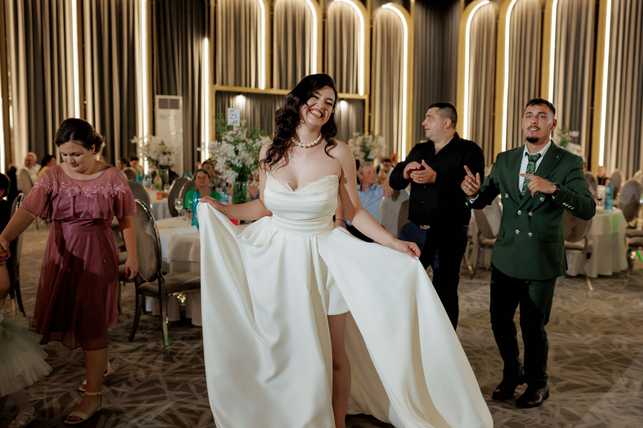 Nunta Nicoleta & Răzvan | Fotografie & Videografie Profesională. Servicii foto-video profesionale, pentru momente de neuitat