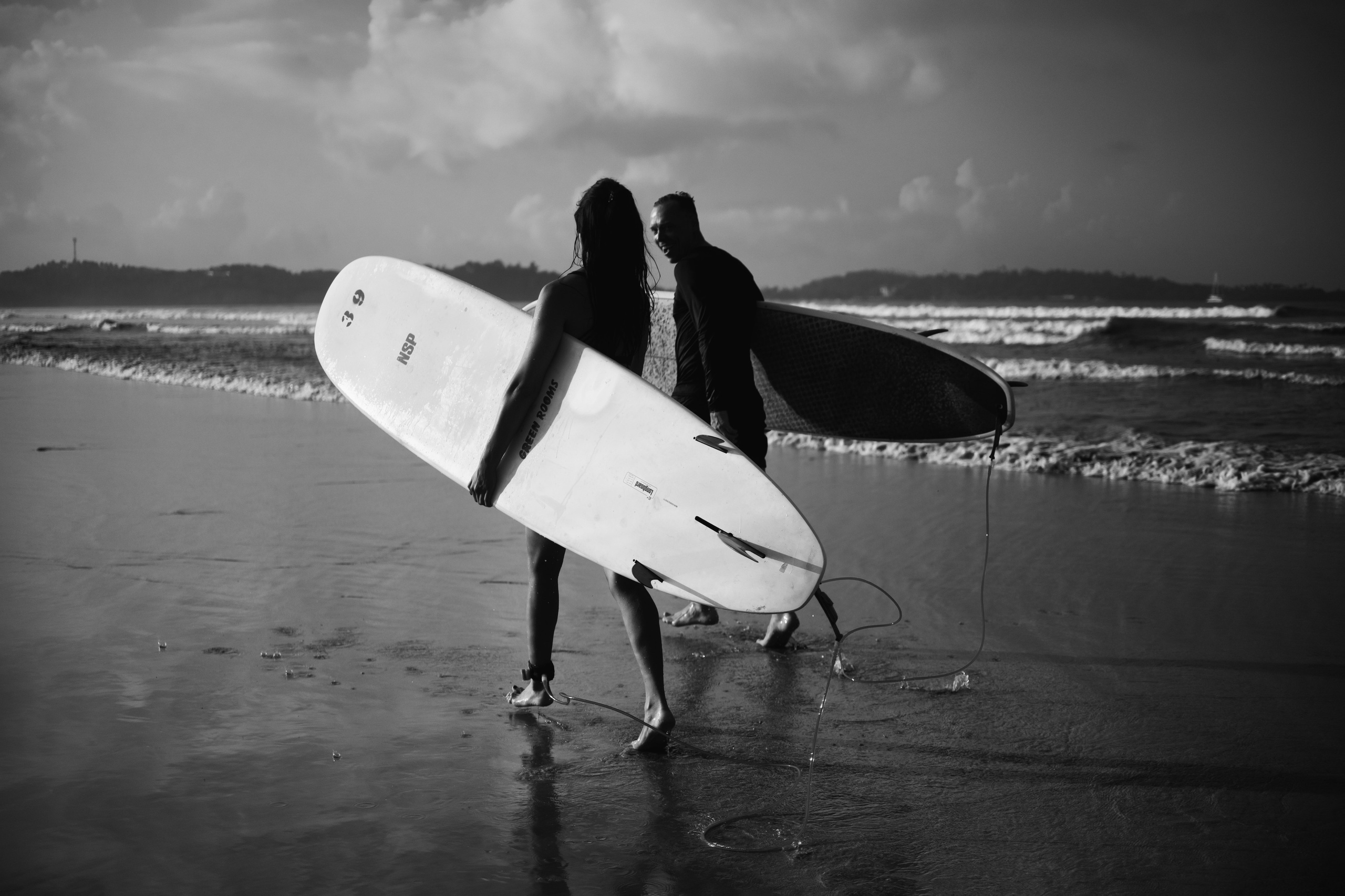Surf couple | BW