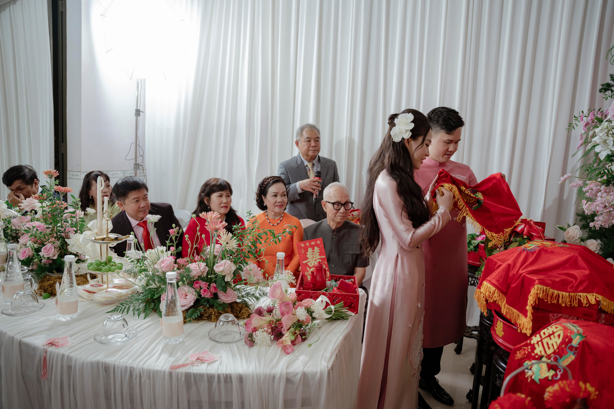 LINH & HUYEN. WEDDING PHOTOGRAPHER IN VIETNAM