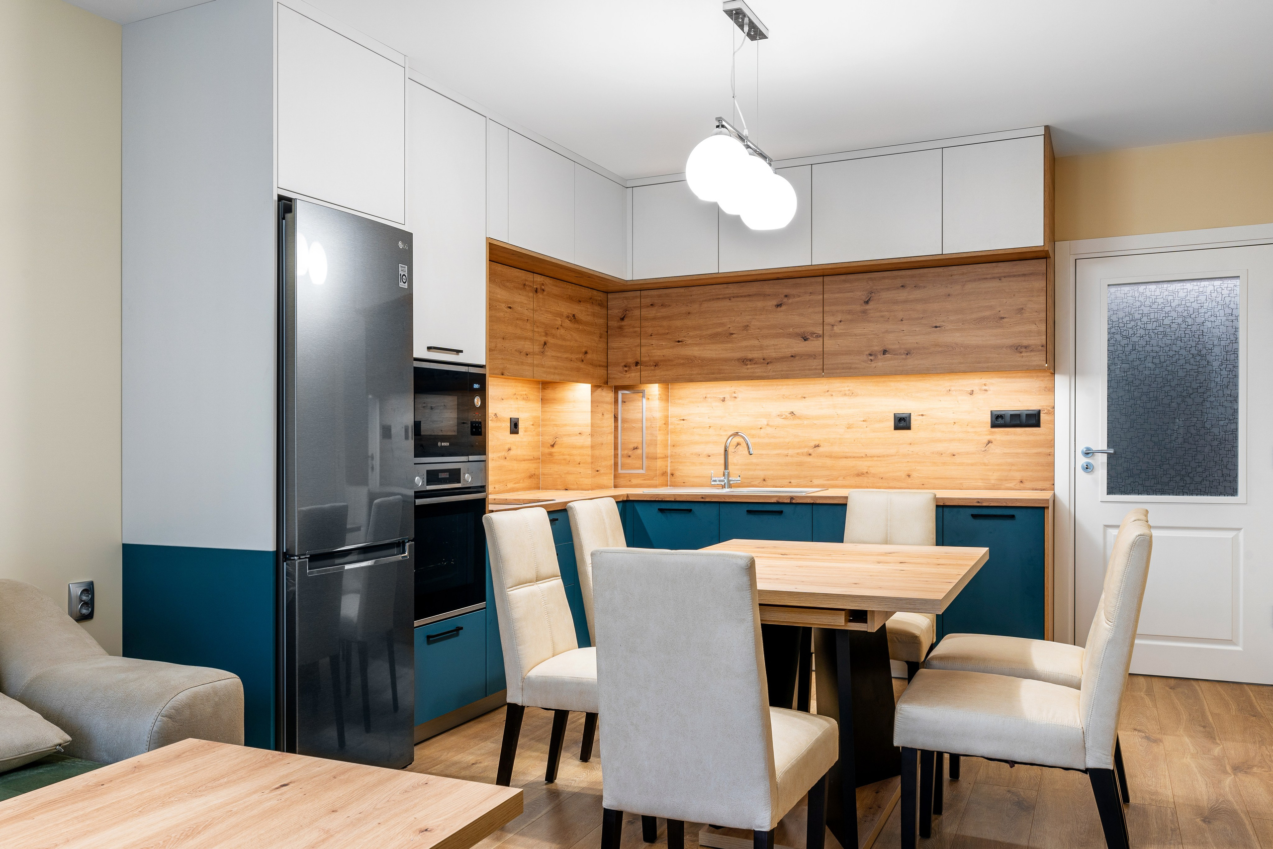 Мебели Русев-цялостно обзавеждане за апартамент. Професионален фотограф в Пловдив и областта