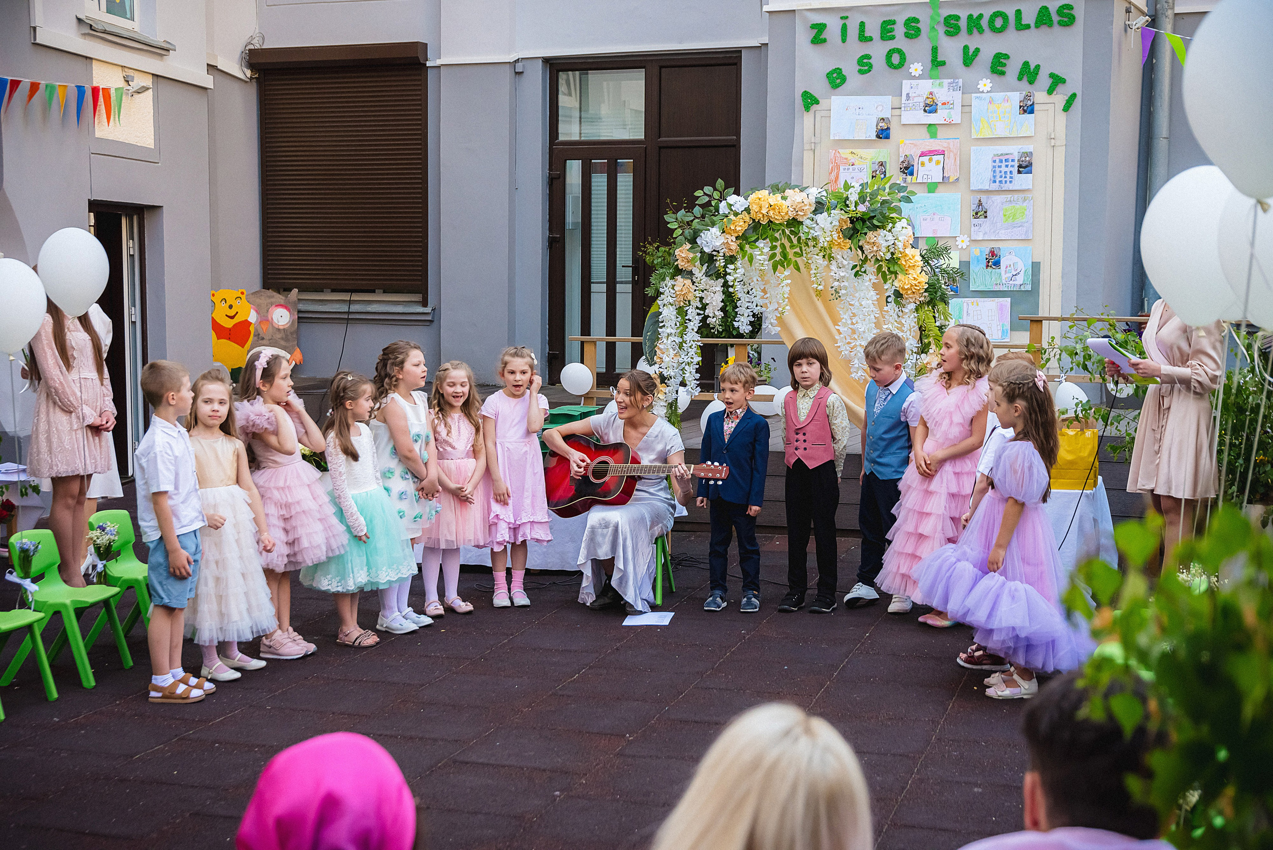 Zīles Skolas Izlaidums. Fotogrāfs Rīgā. Gīmenes, individuālās un dažādu produktu fotosesijas