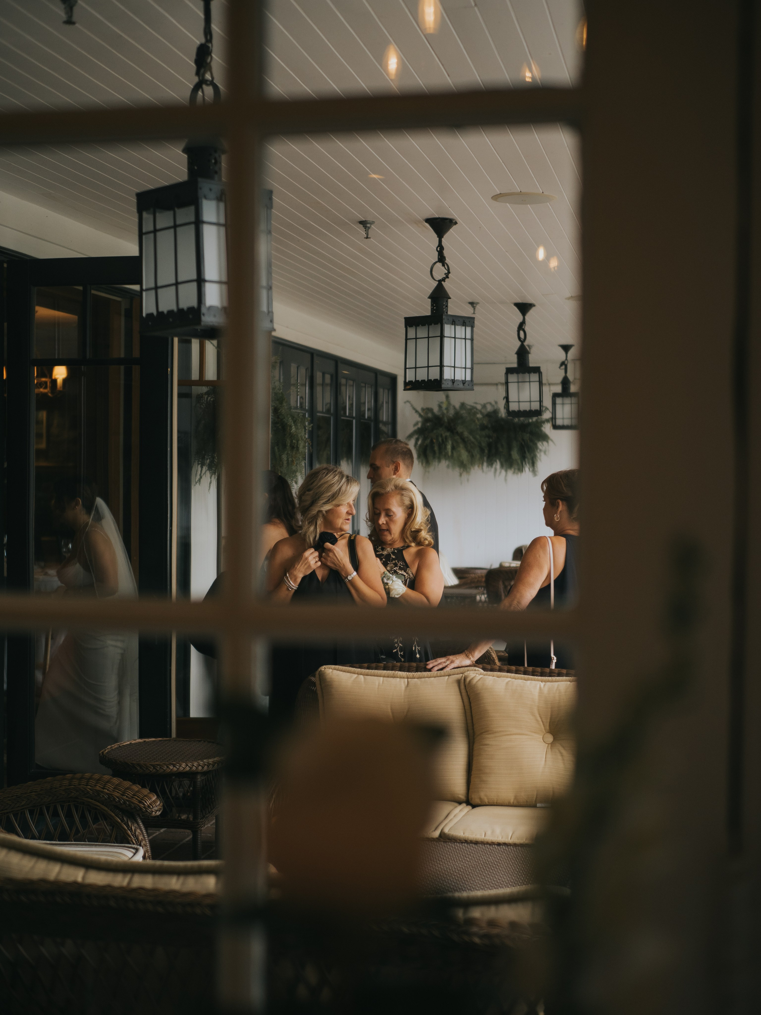 Wedding of Cassandra and Loïc in Beaconsfield, Montreal. Wedding and Family Photography Montreal Muriel Oe Photo