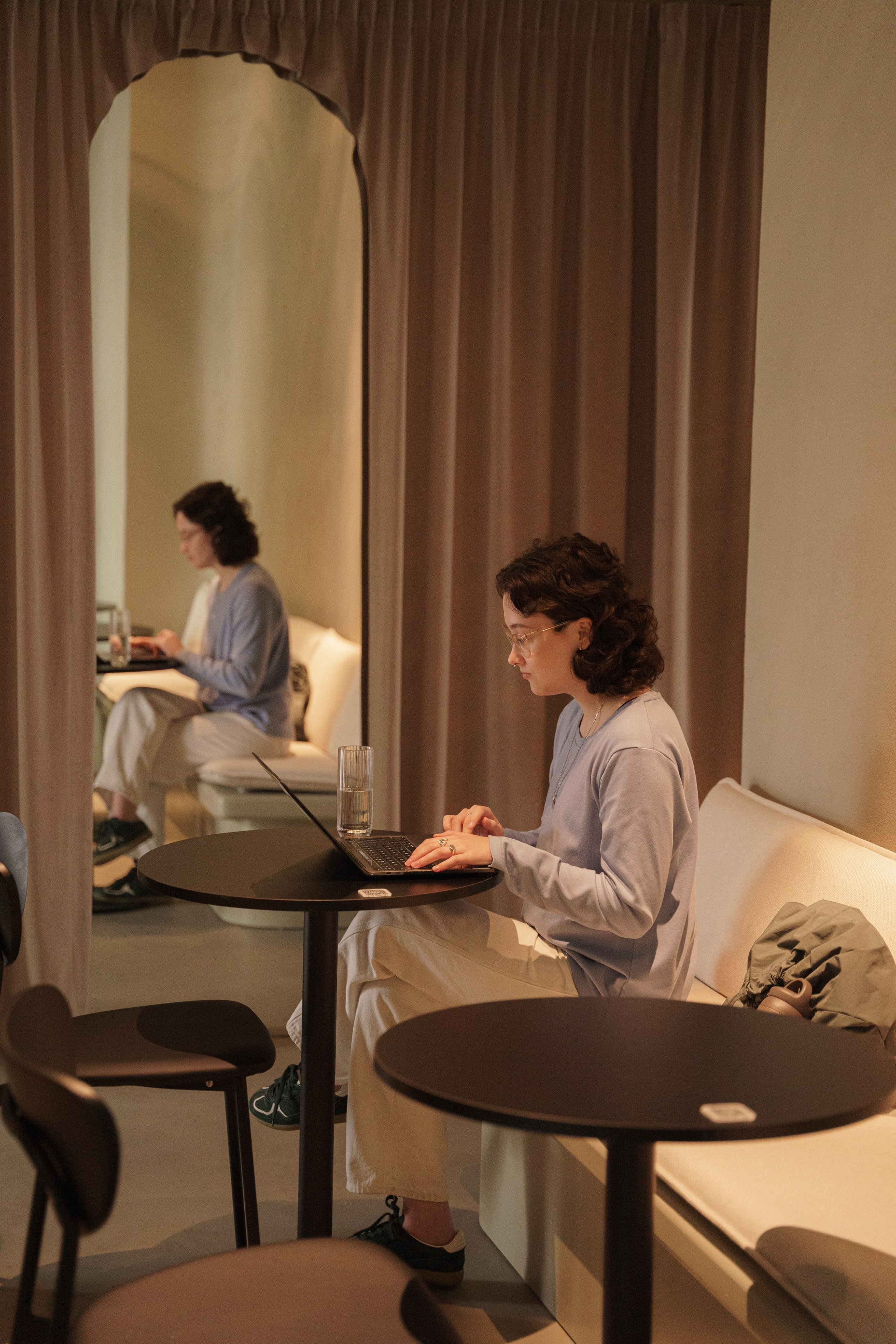 EFSY | Coffee & Cocktail Bar | Prague