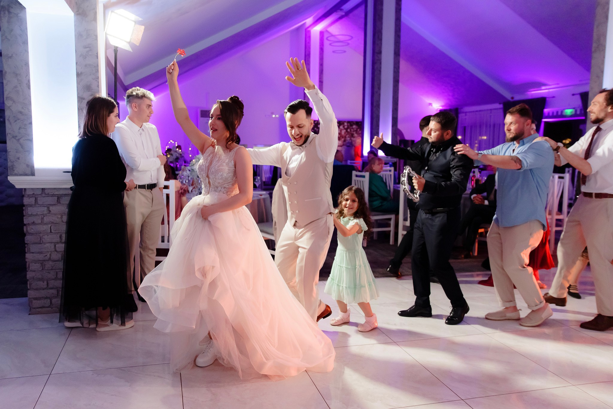 Ioana & Ionuț | Nuntă de poveste la Păstrăvăria Poiana din Mălini județul Suceava. Servicii foto-video profesionale, pentru momente de neuitat