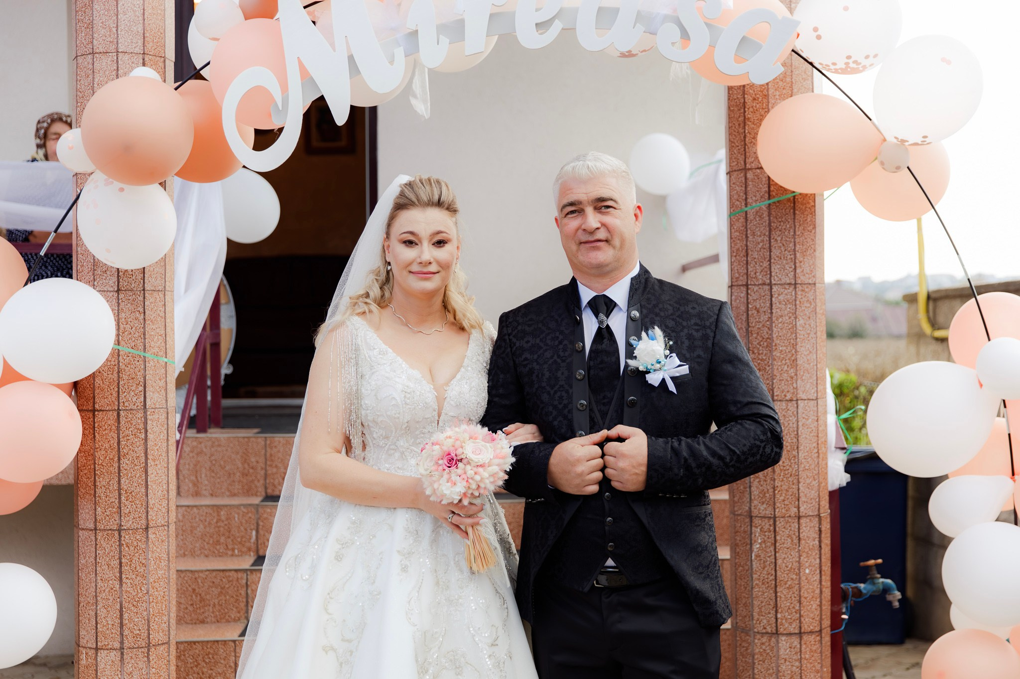 Mihai & Oana. Servicii foto-video profesionale, pentru momente de neuitat