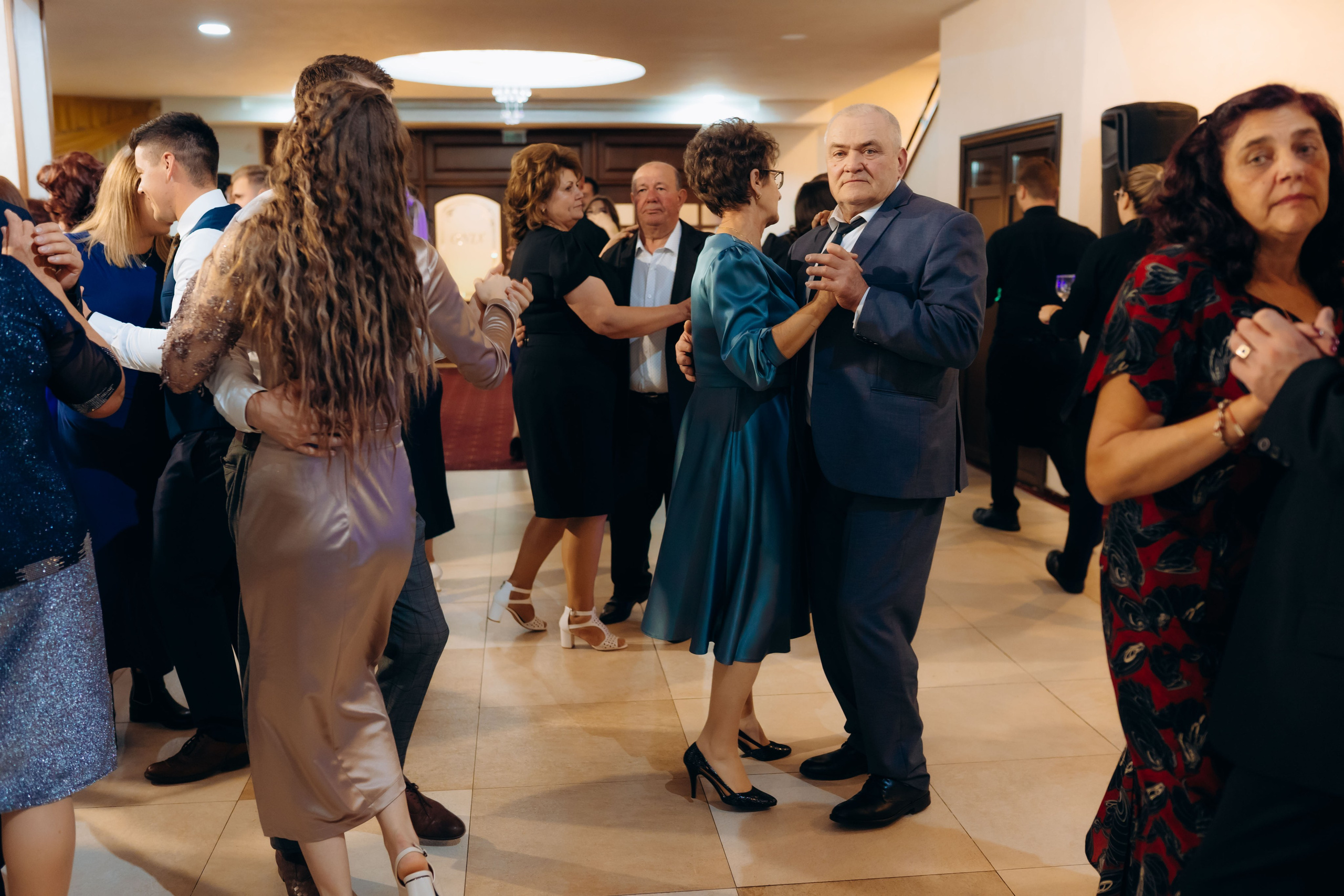 Loredana & Emilian – Ziua Nunții | Videografie - fotografie Botez Suceava, Iași, Botoșani. Servicii foto-video profesionale, pentru momente de neuitat