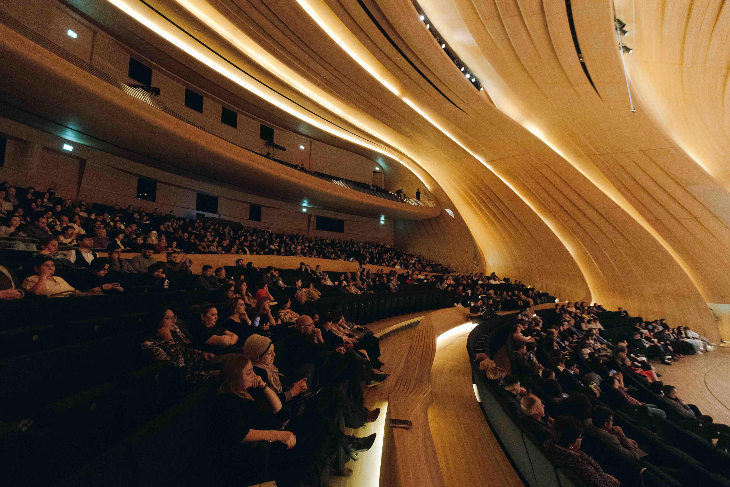 The Tchaikovsky Academic Grand Symphony Orchestra in Baku. Wedding&Event photographer Ismail Rzayev in Baku