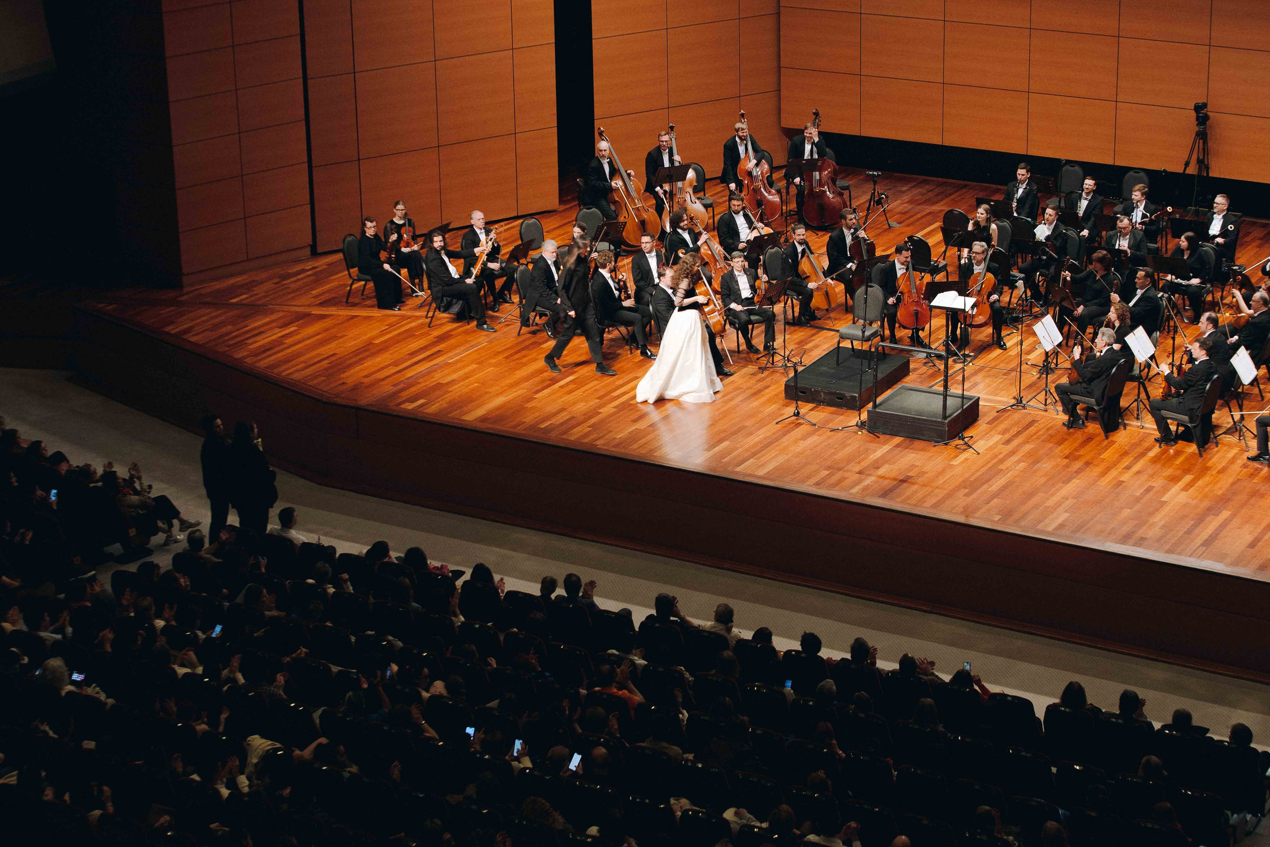 The Tchaikovsky Academic Grand Symphony Orchestra in Istanbul. Wedding&Event photographer Ismail Rzayev in Baku