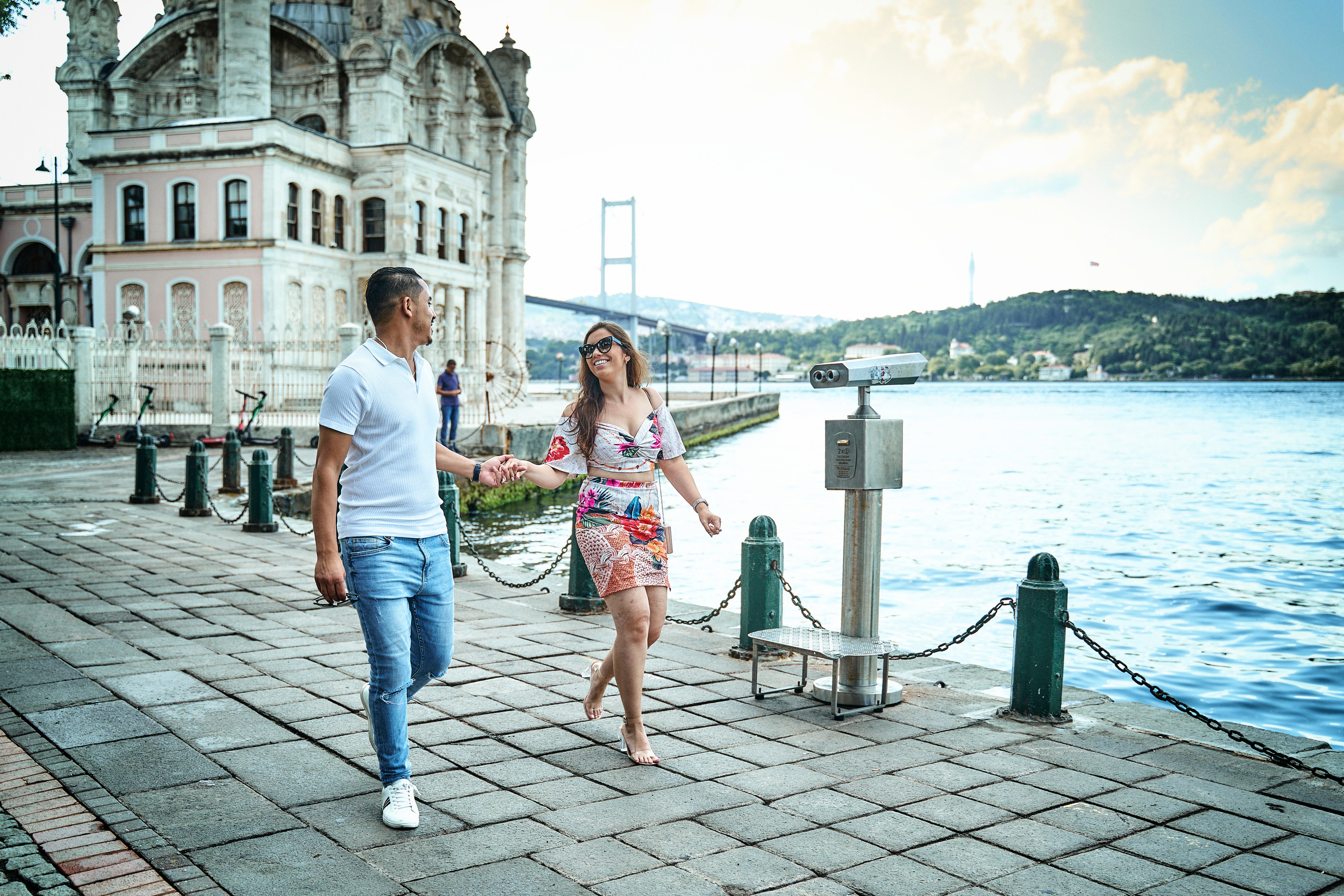 Лайфстайл фотограф в Стамбуле Анатолий. Фотосессии на крышах с чайками