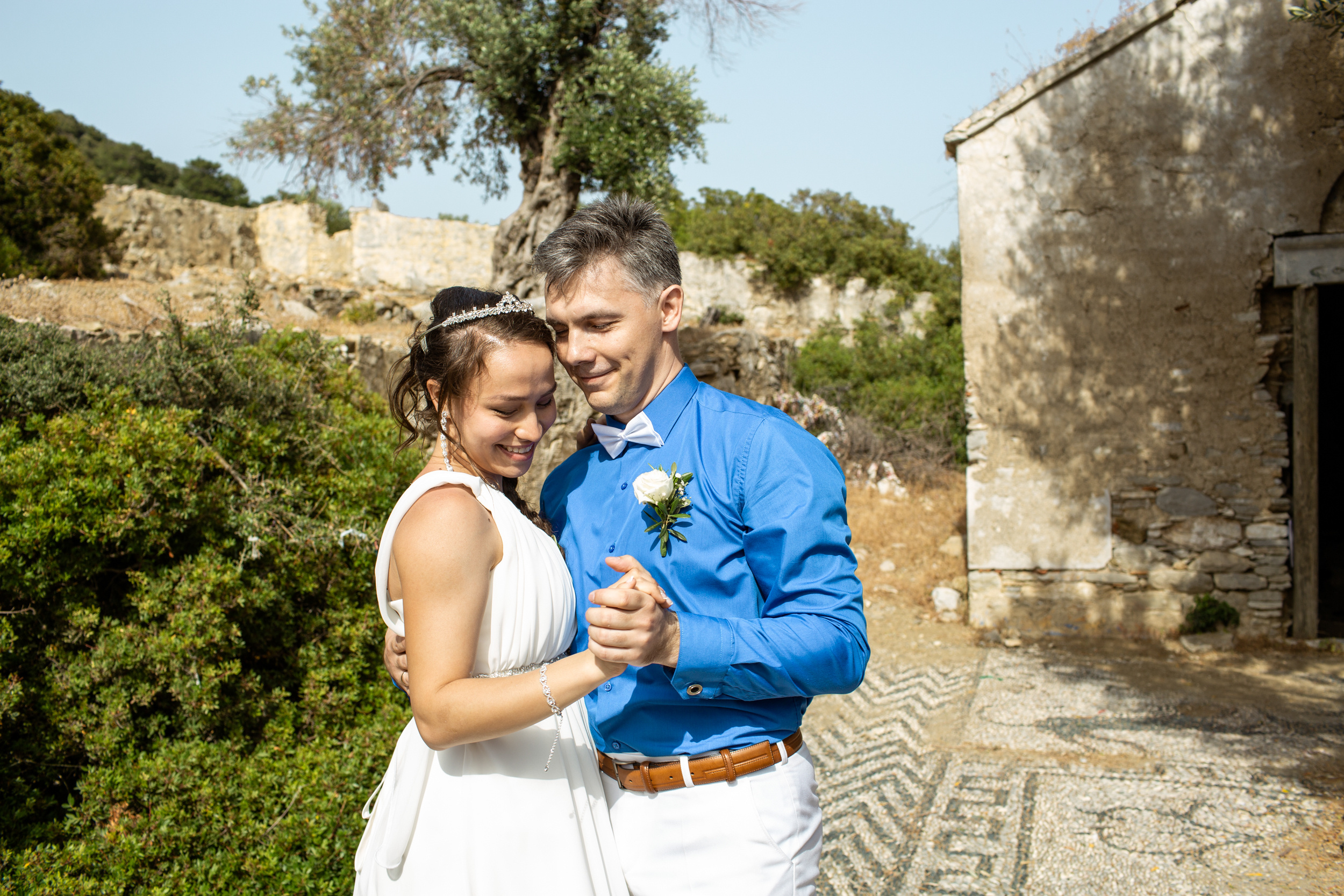 Symbolic wedding on the island of Kemeria. Julia Ganch I Fashion Wedding Photography I Cappadocia Turkey