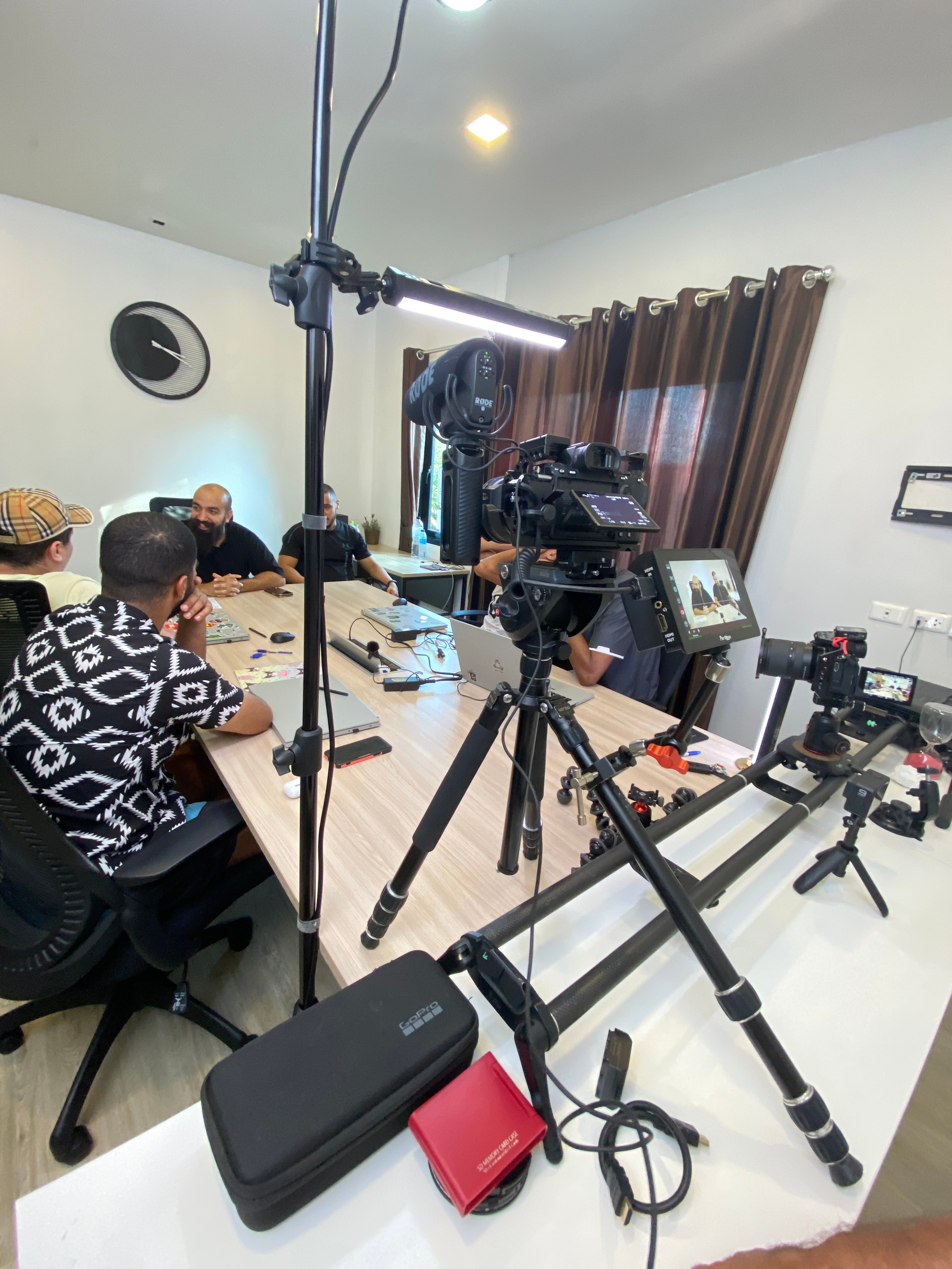 Предложения. Брахим — фотограф